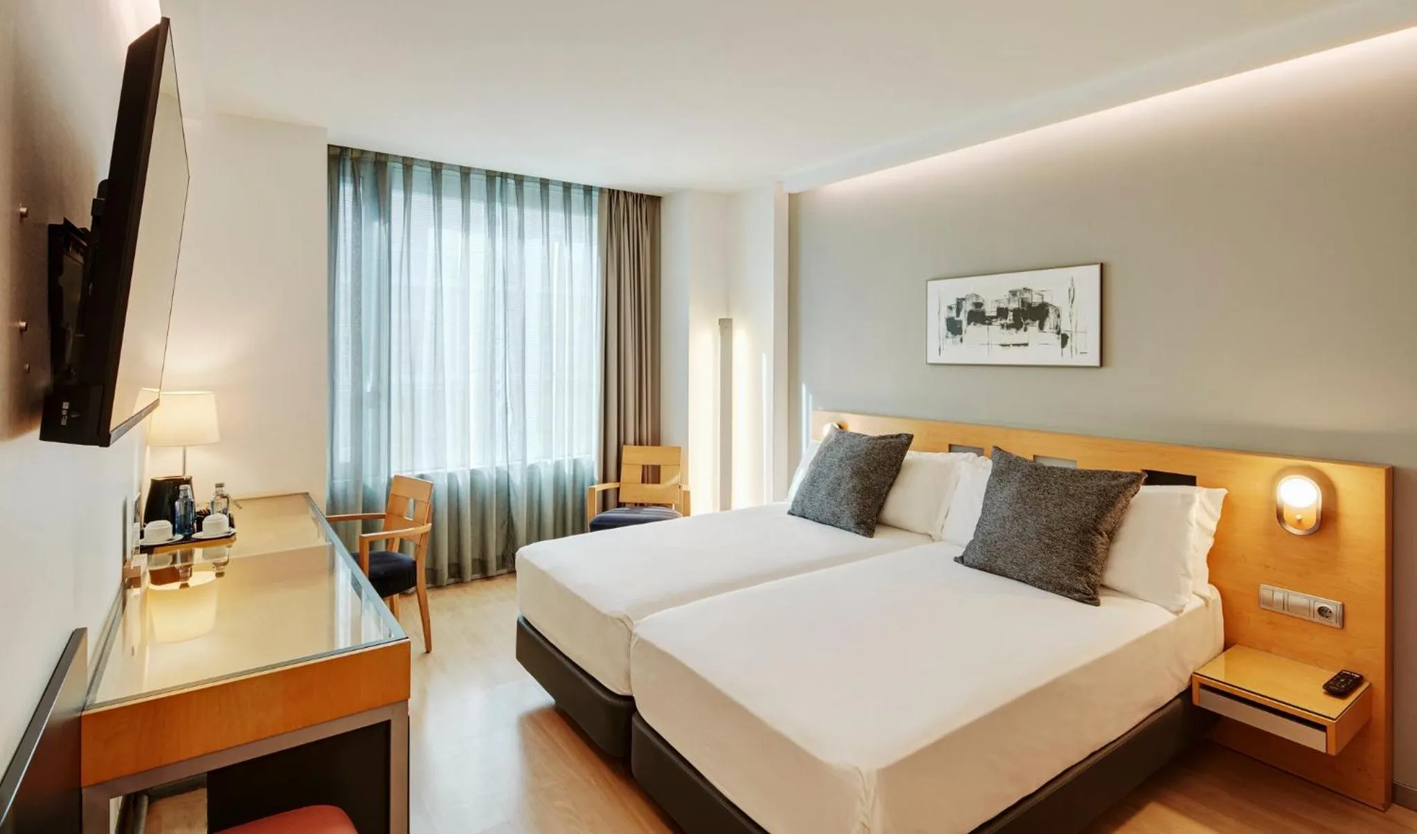 Photo of the whole room, Bed in Sercotel Caspe