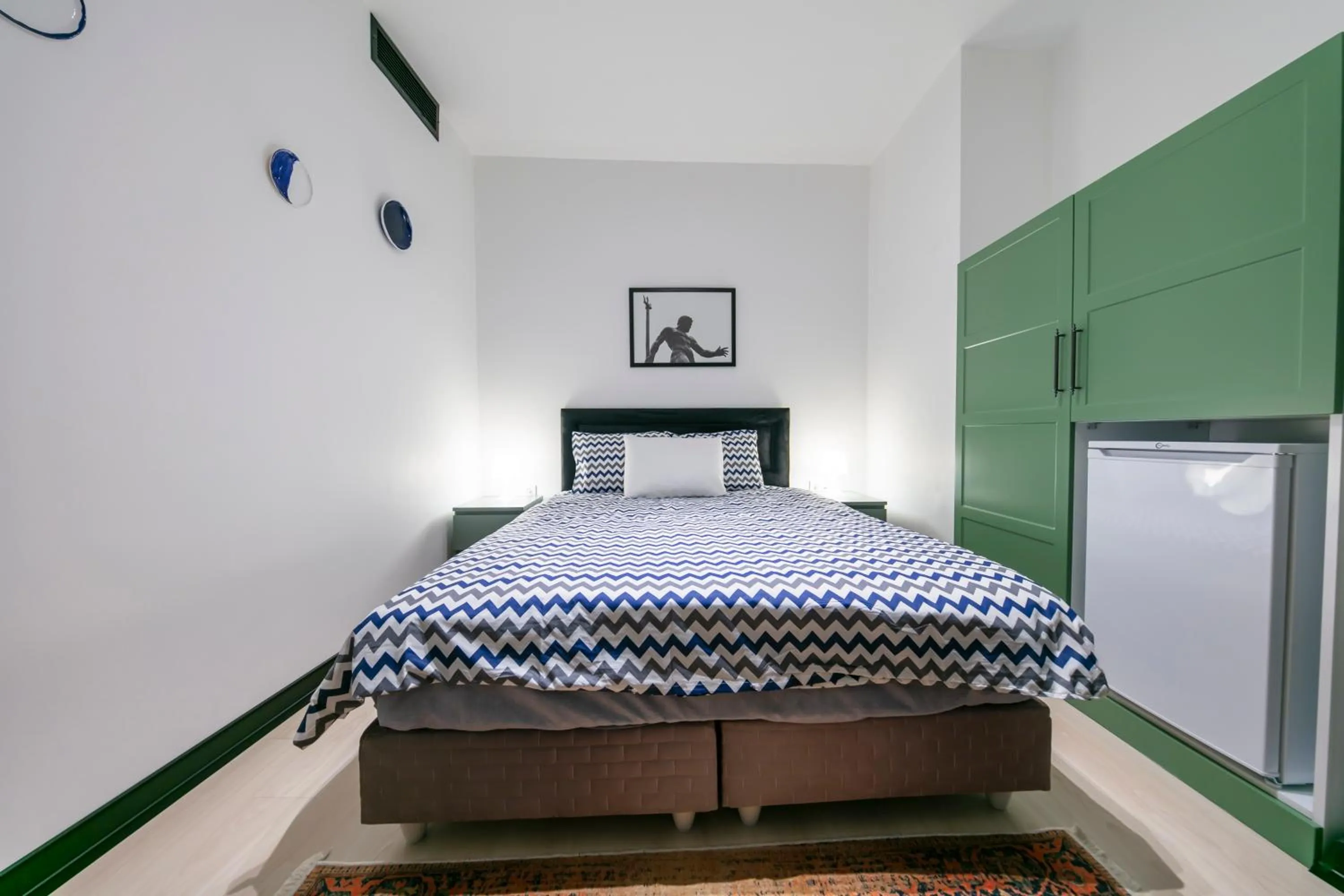 Photo of the whole room, Bed in Hexa Suites Hotel