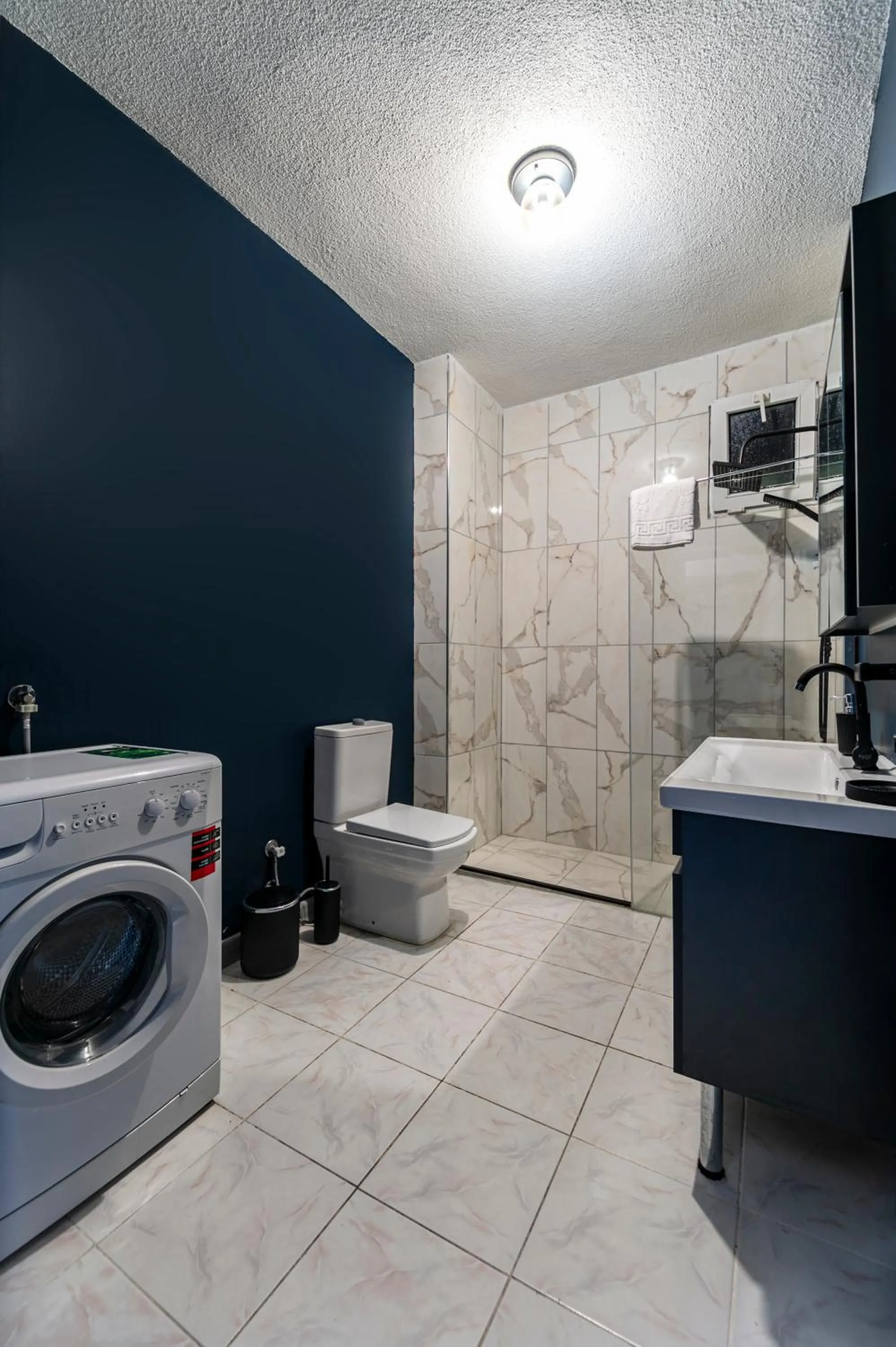 Bathroom in Hexa Suites Hotel