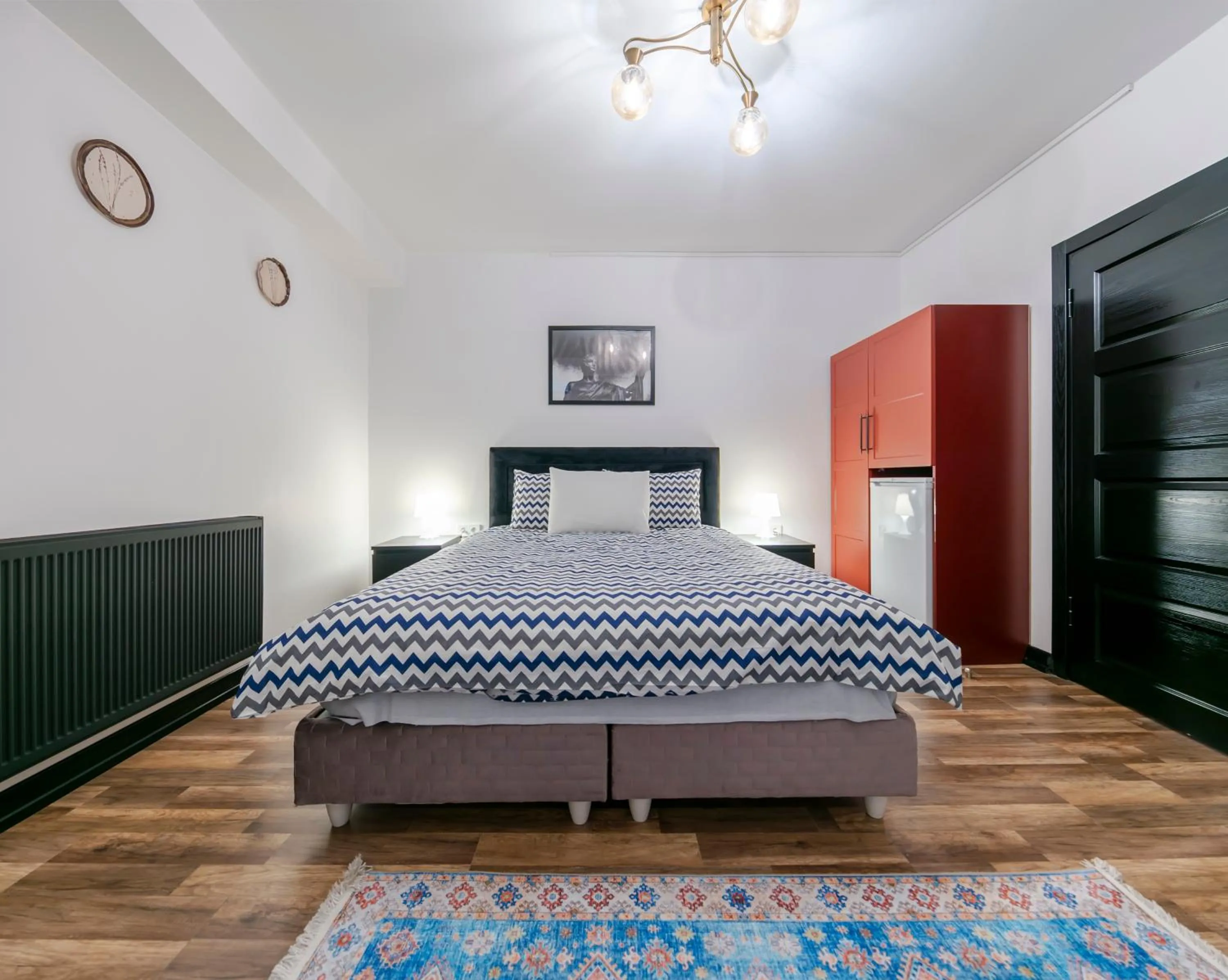 Photo of the whole room, Bed in Hexa Suites Hotel