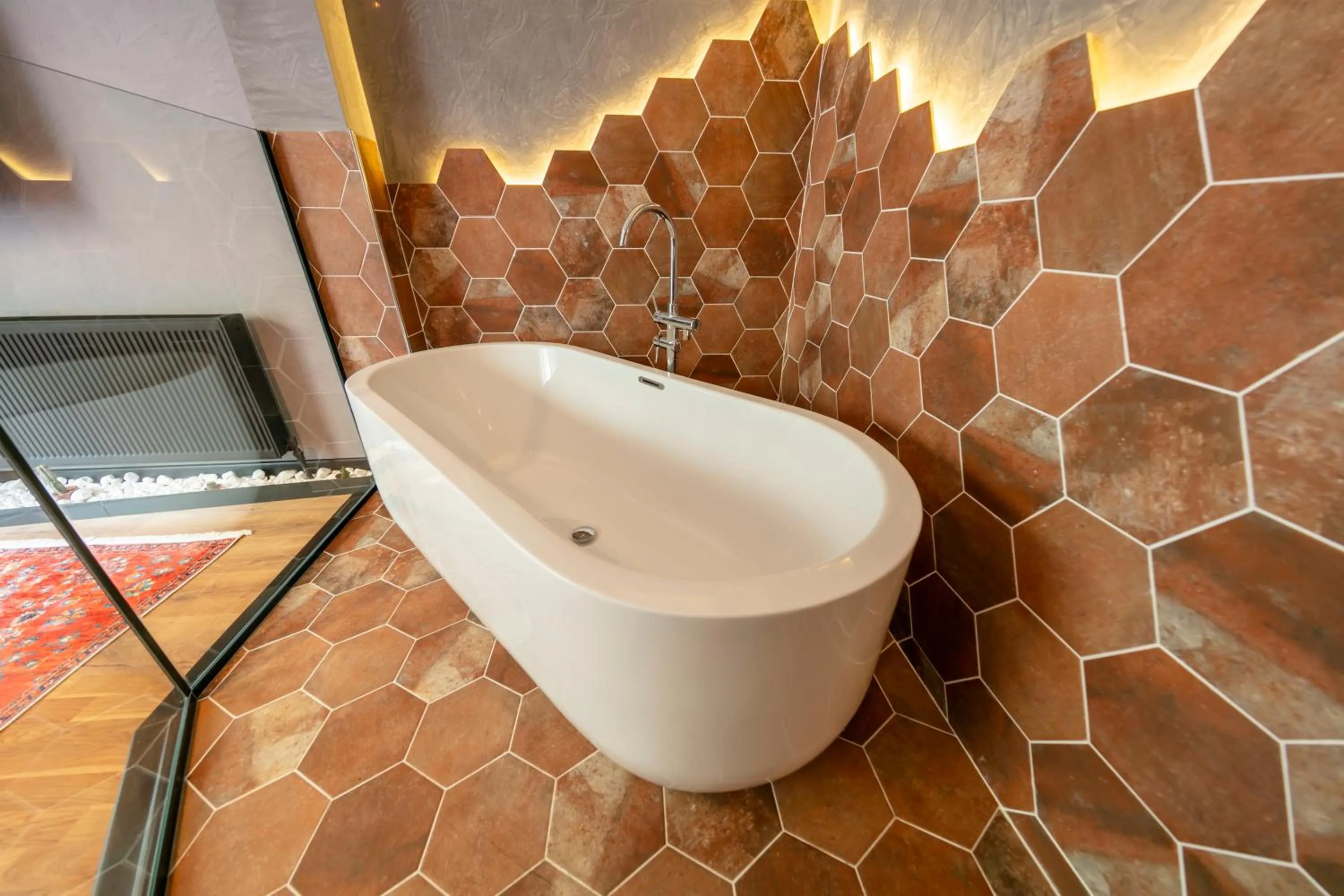 Bath in Hexa Suites Hotel