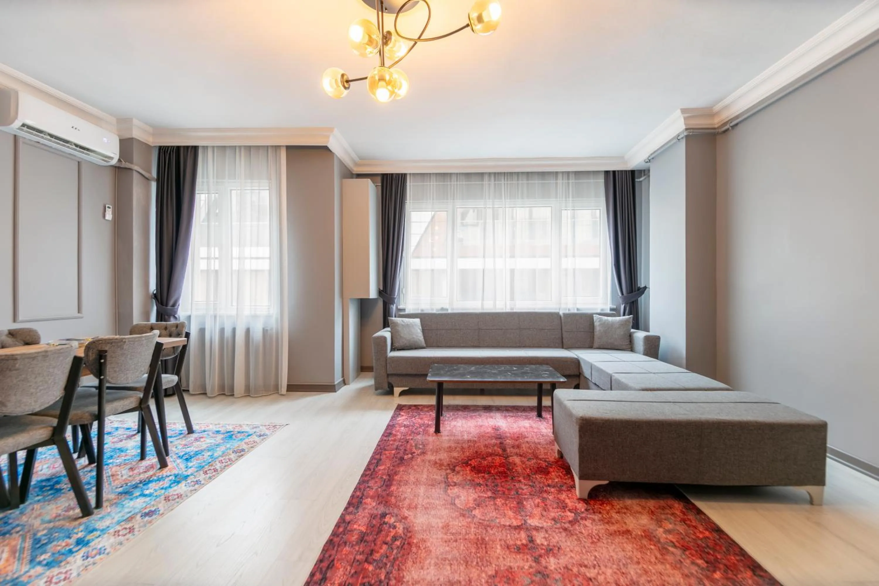 Living room in Hexa Suites Hotel