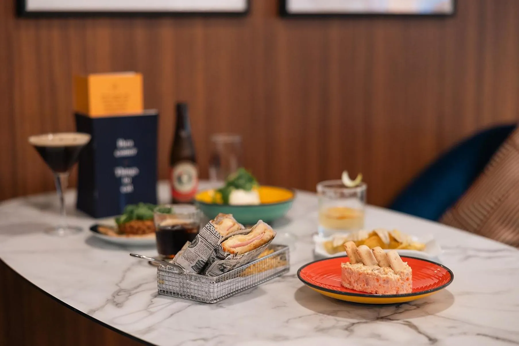 Restaurant/places to eat in voco Madrid Retiro by IHG