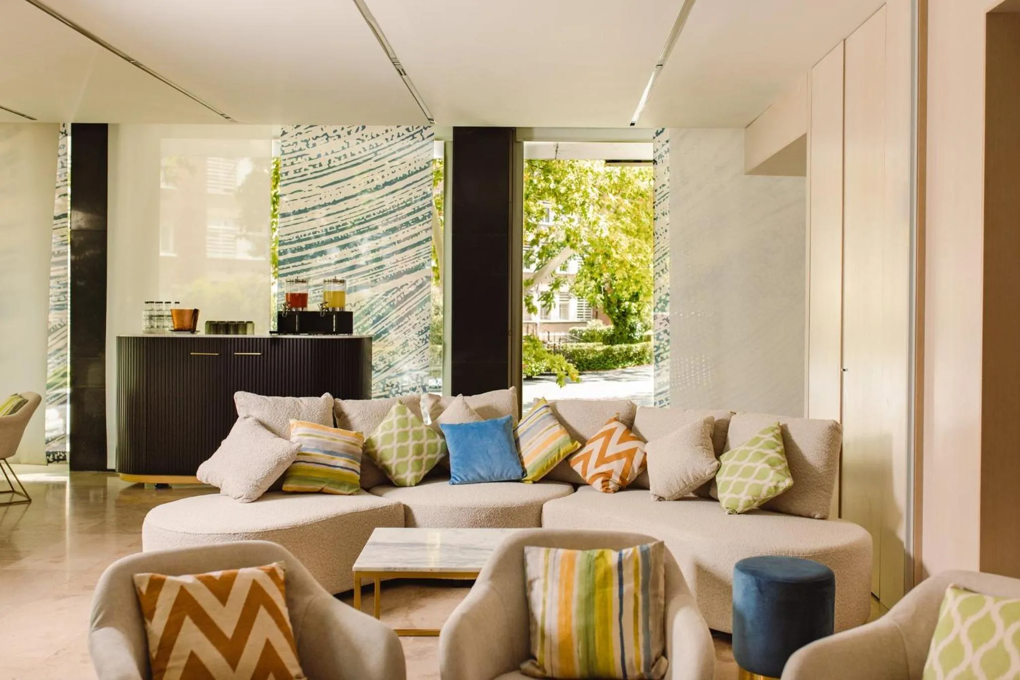 Meeting/conference room in voco Madrid Retiro by IHG