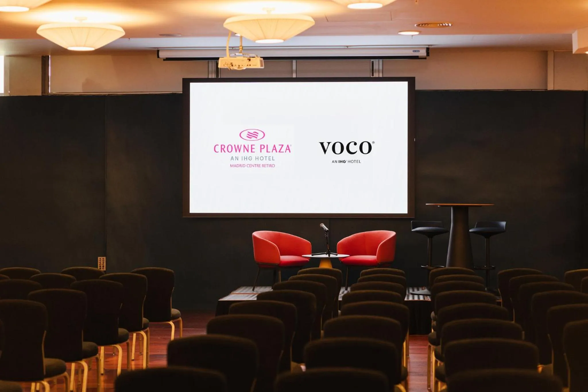 Meeting/conference room in voco Madrid Retiro by IHG