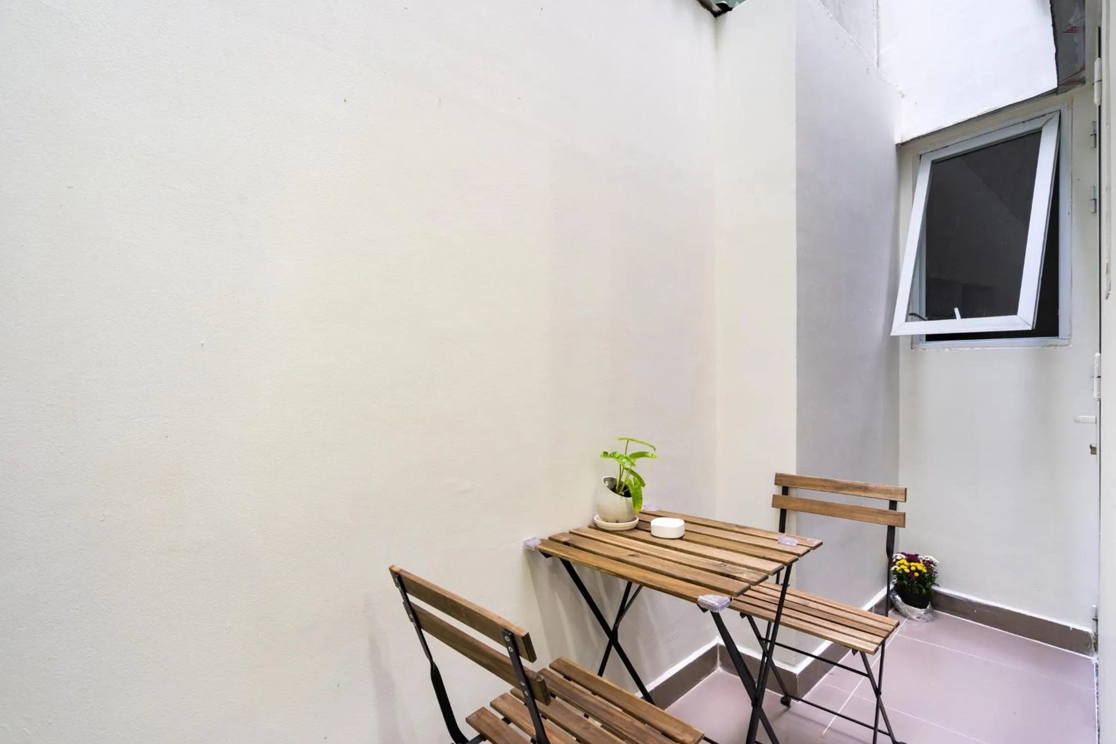 Seating area in Ekomo Home 102 - Central Saigon