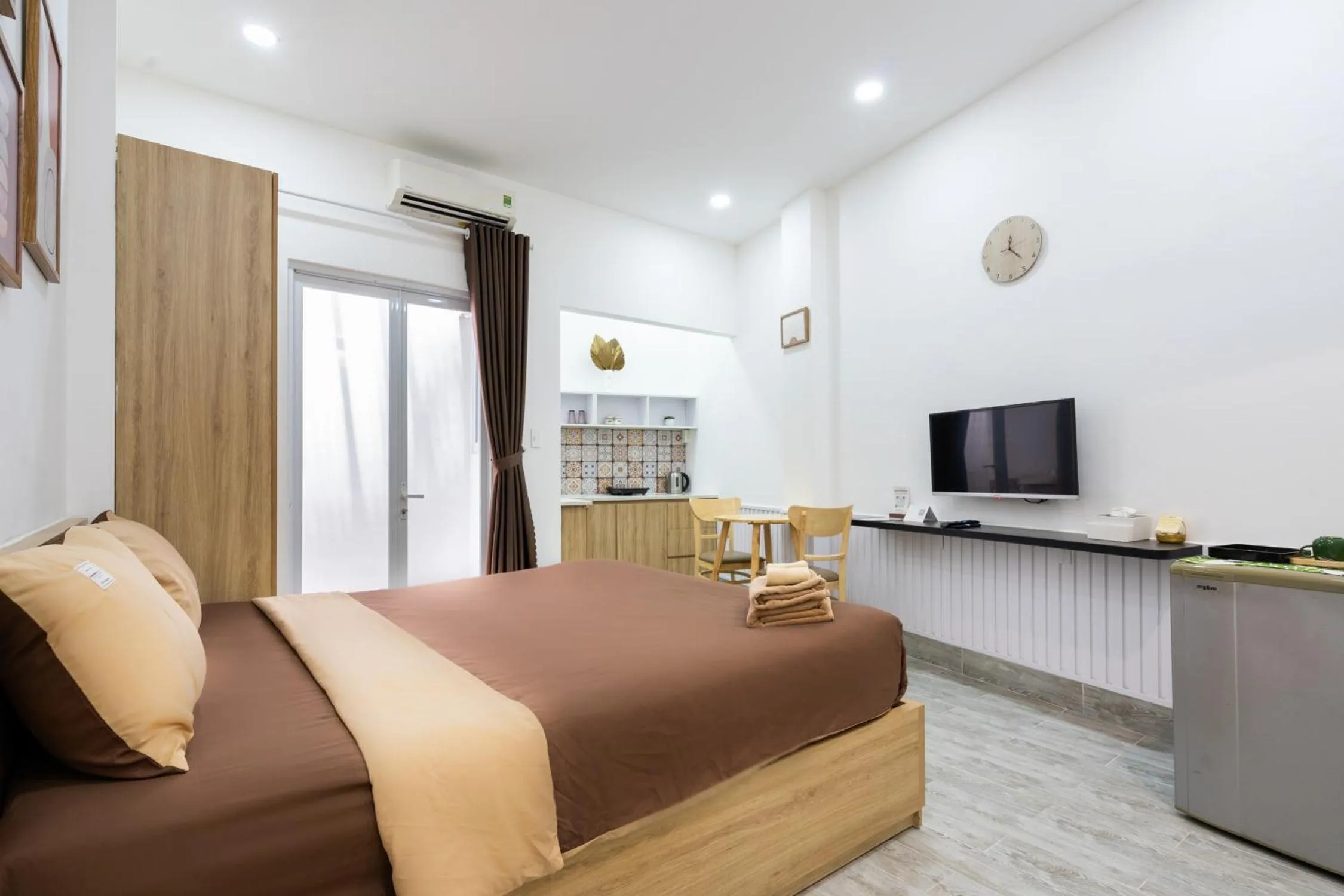 TV and multimedia, Bed in Ekomo Home 102 - Central Saigon