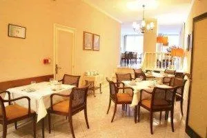 Restaurant/places to eat in Monclús