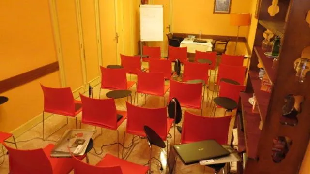 Business facilities in Monclús