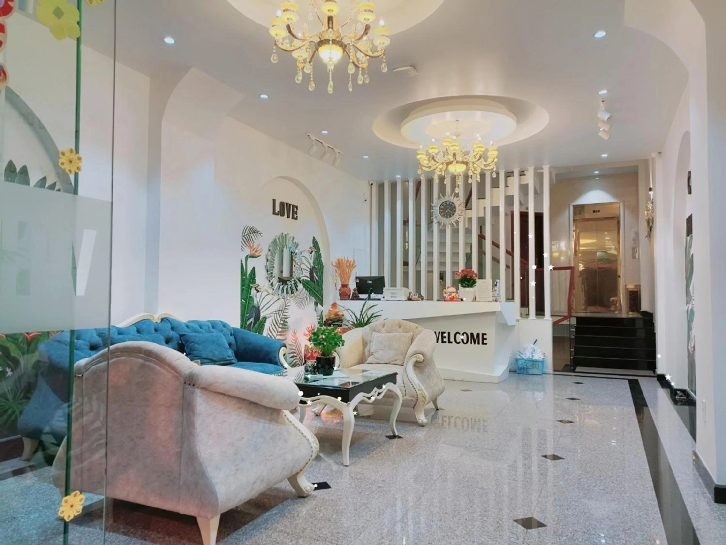 Lobby or reception in WHITE COFFEE HOUSE HOTEL