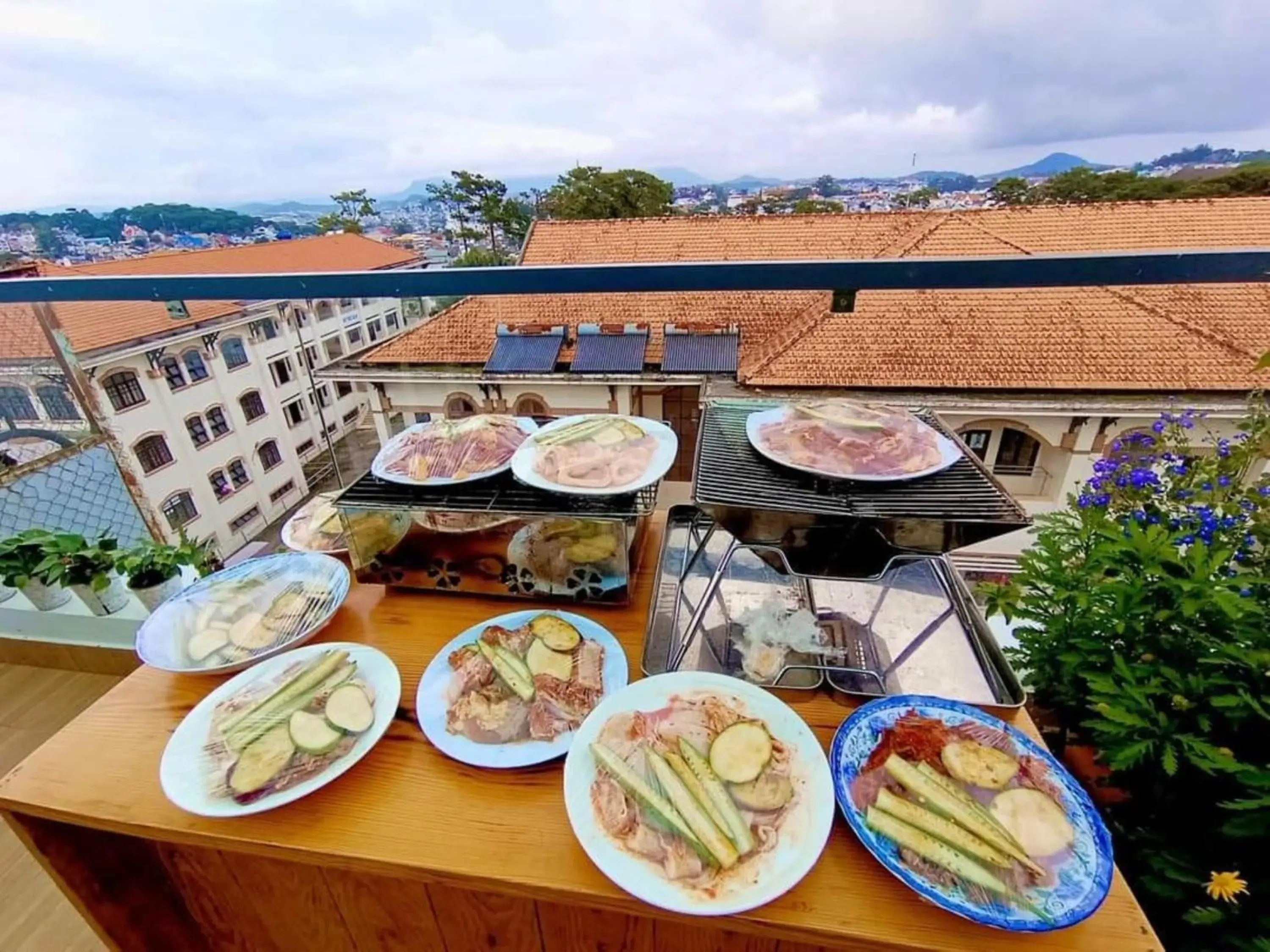 WHITE COFFEE HOUSE HOTEL WHITE COFFEE HOUSE HOTEL