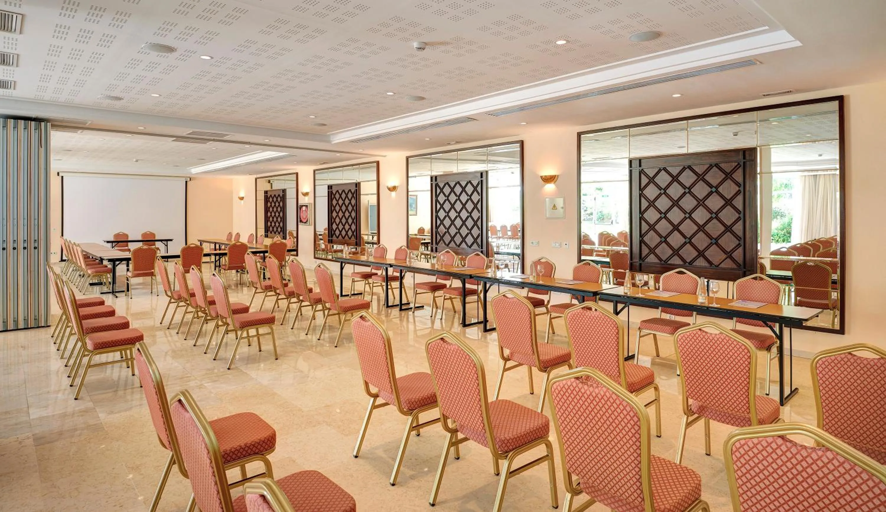 Meeting/conference room in Hipotels Eurotel Punta Rotja Spa-Golf