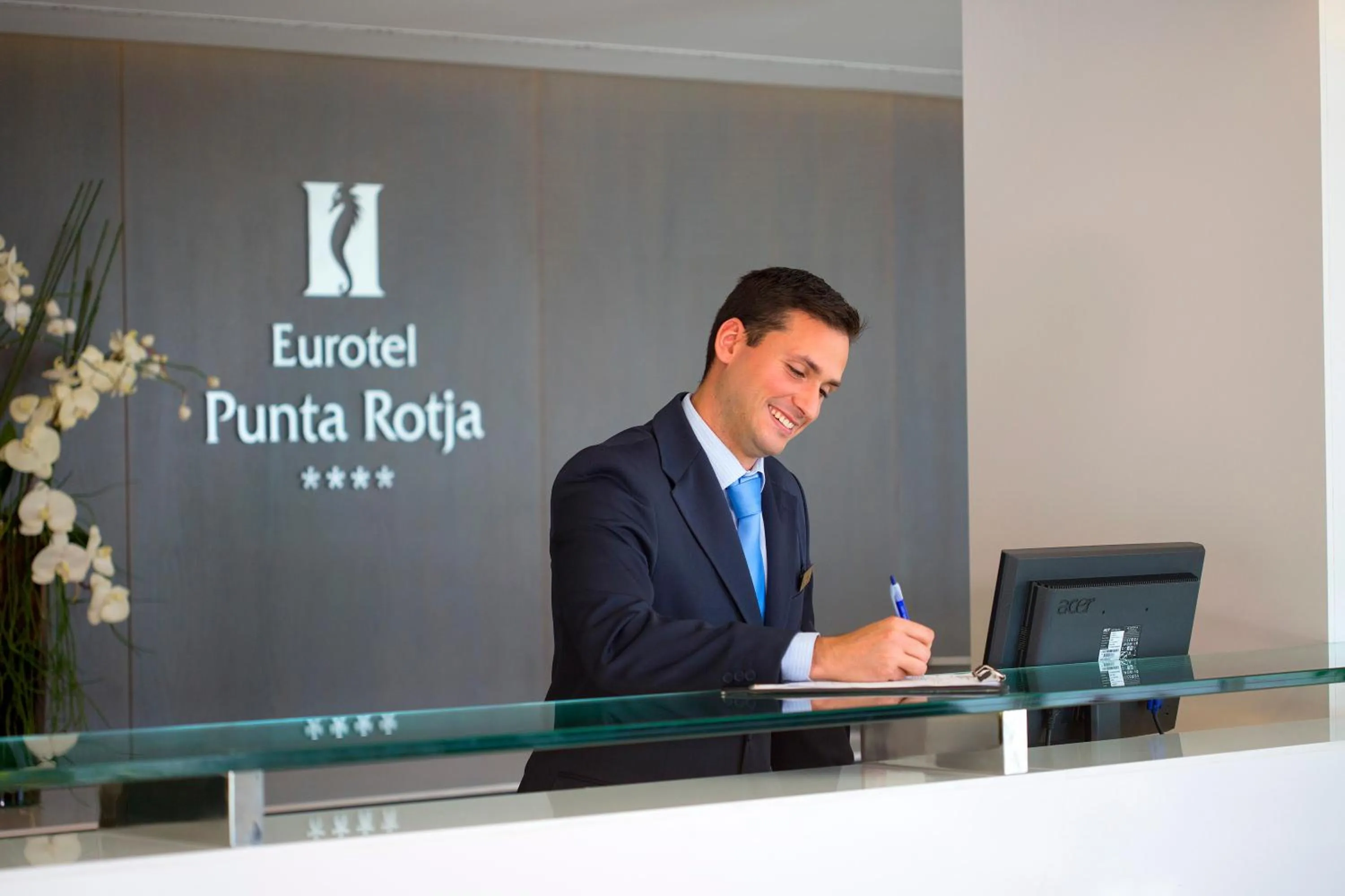 Staff in Hipotels Eurotel Punta Rotja Spa-Golf