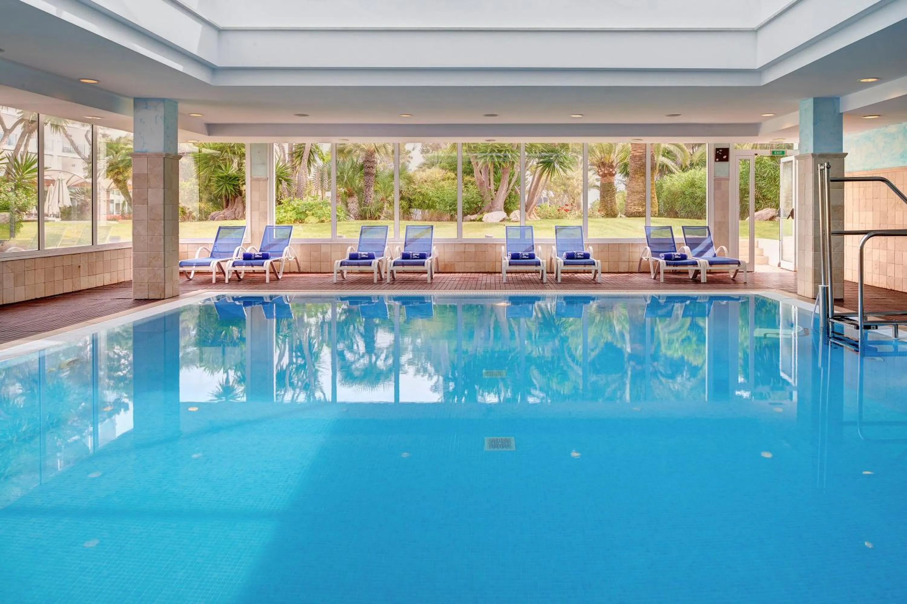 Swimming pool in Hipotels Eurotel Punta Rotja Spa-Golf