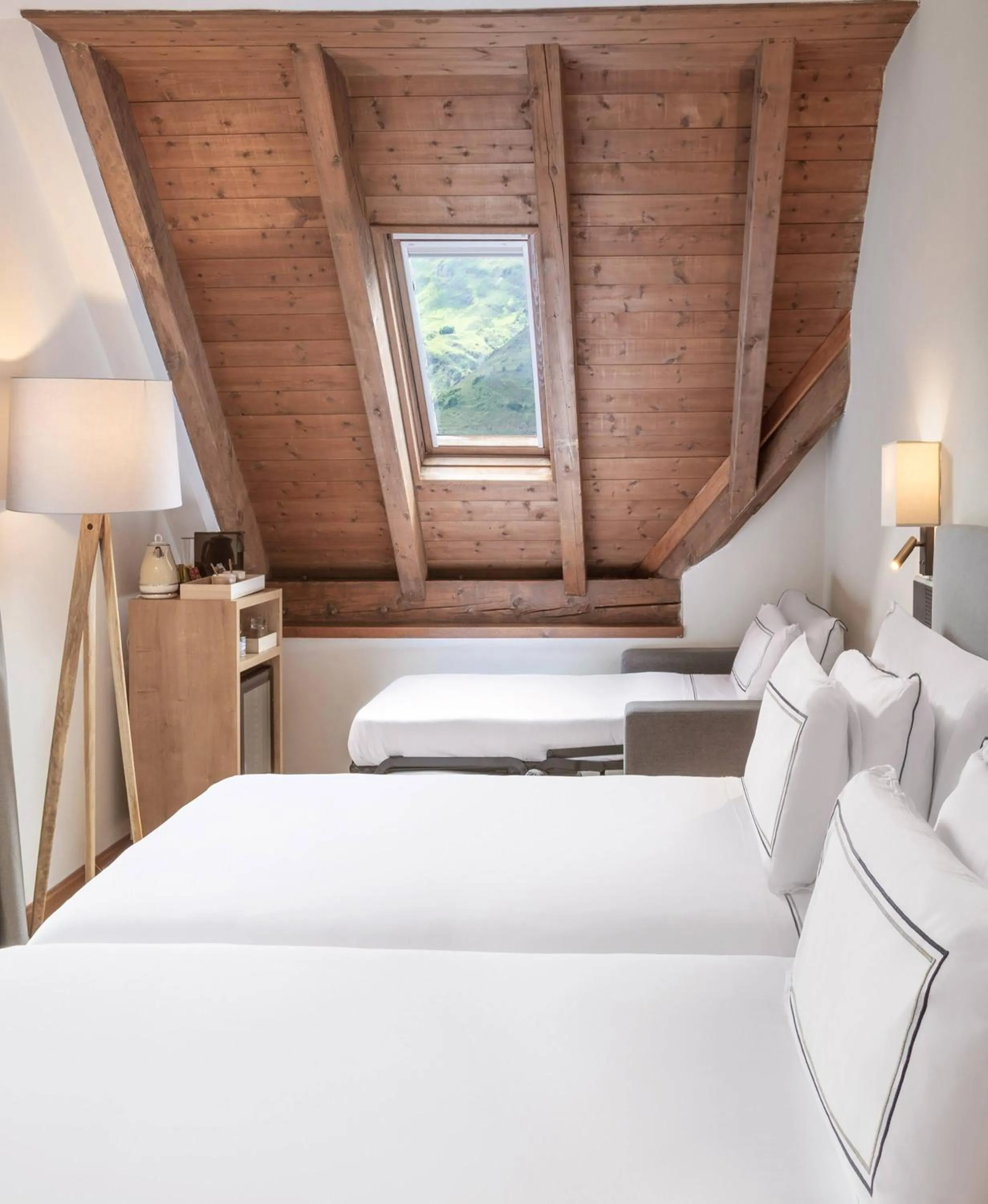 Property building, Bed in Meliá de Tredós