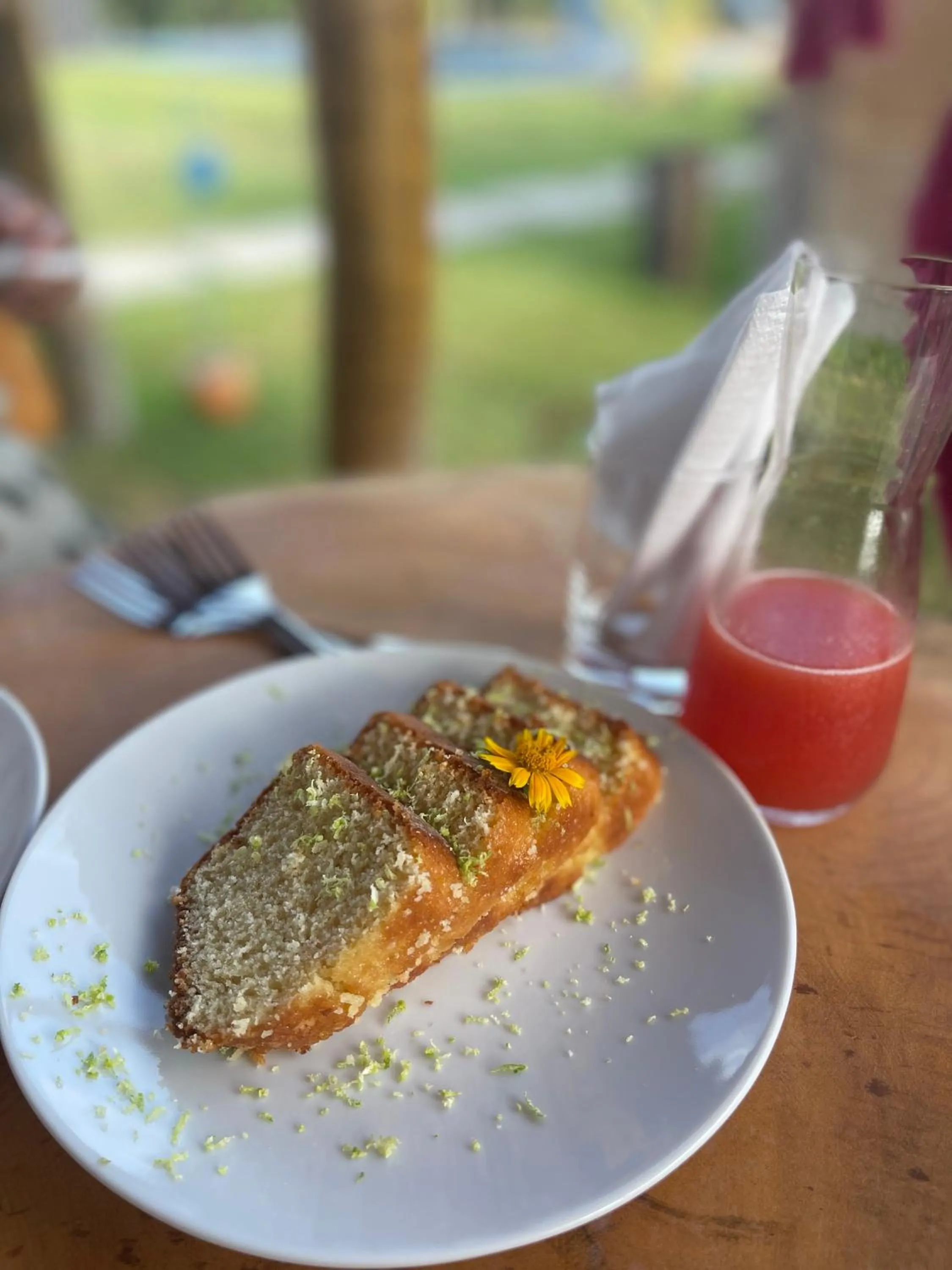 Dining area in Pousada Corália
