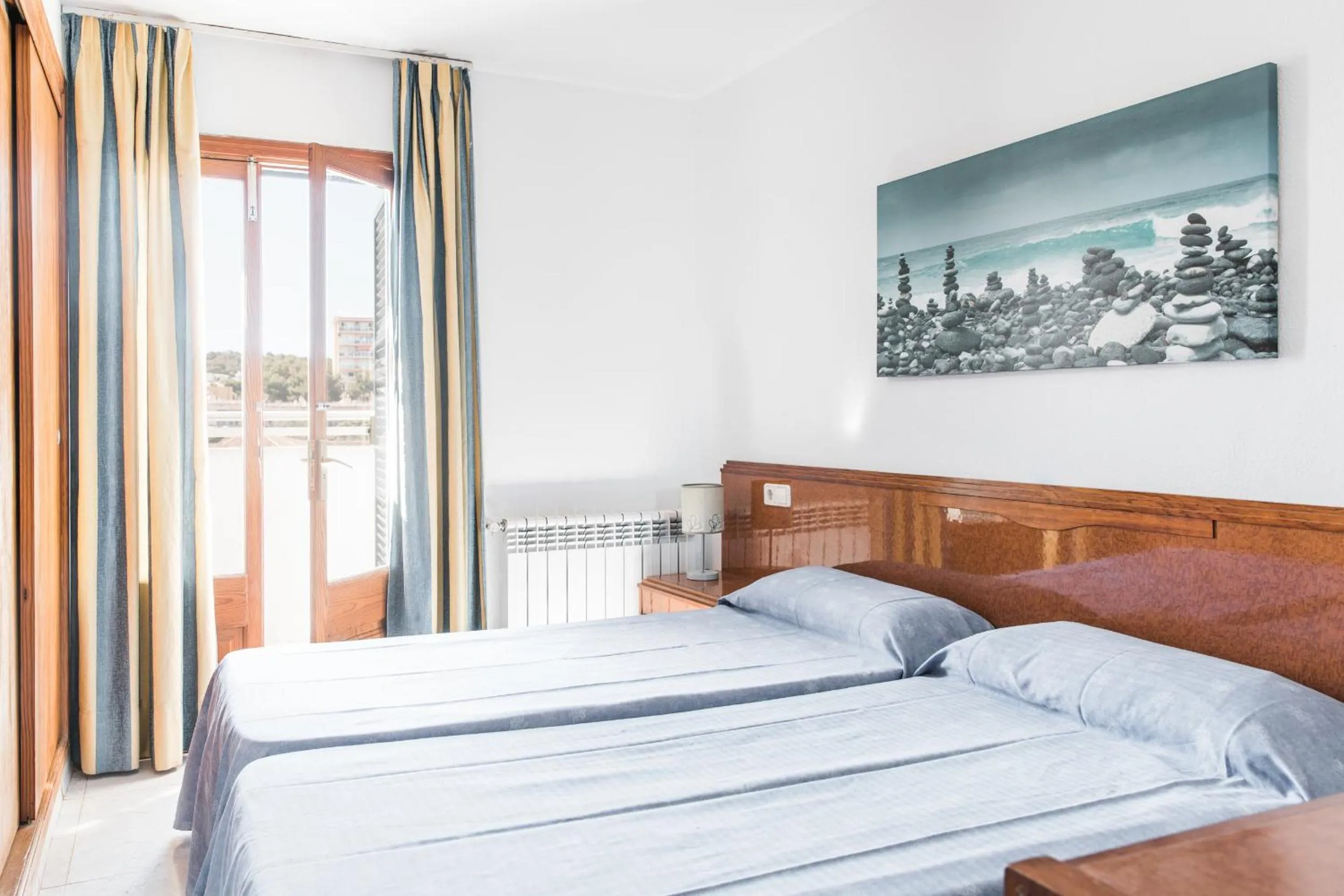 Bedroom, Bed in Apartamentos Balear Beach