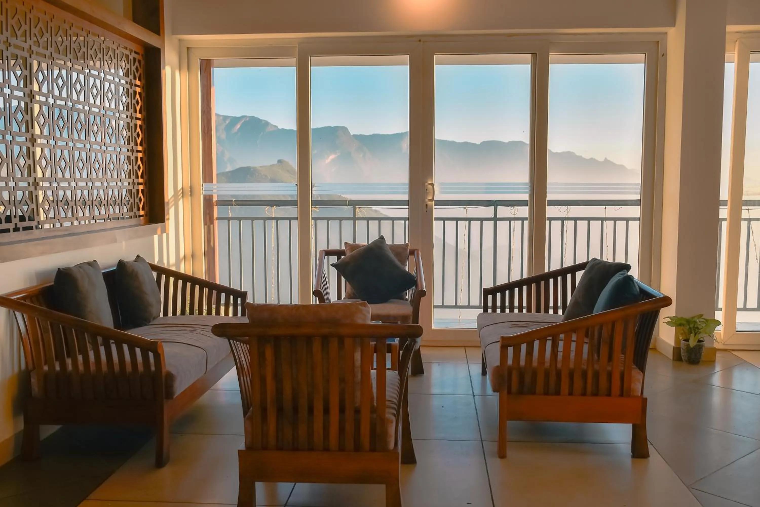 Lobby or reception in Chill Berg Resort - Bodimettu