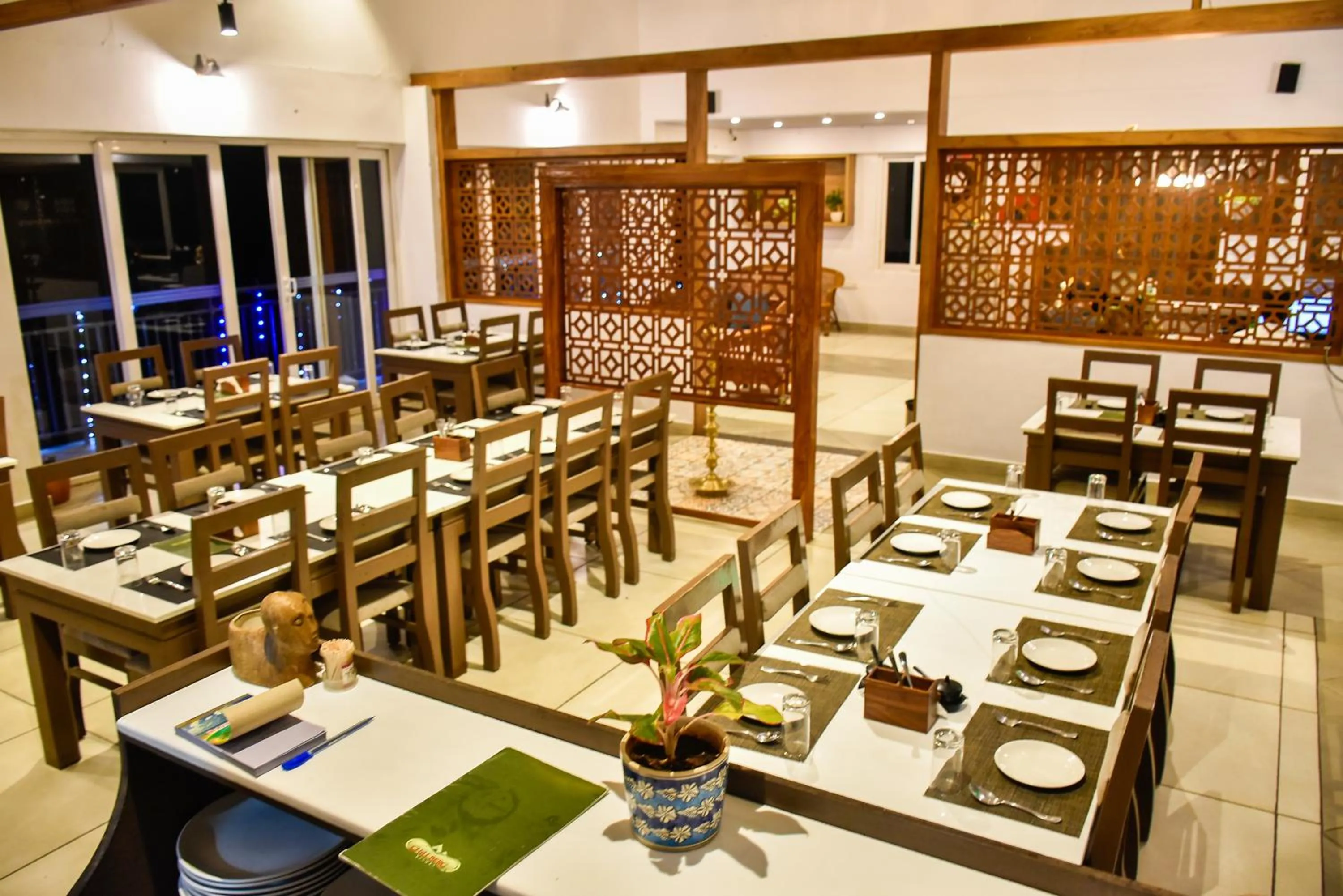 Restaurant/places to eat in Chill Berg Resort - Bodimettu