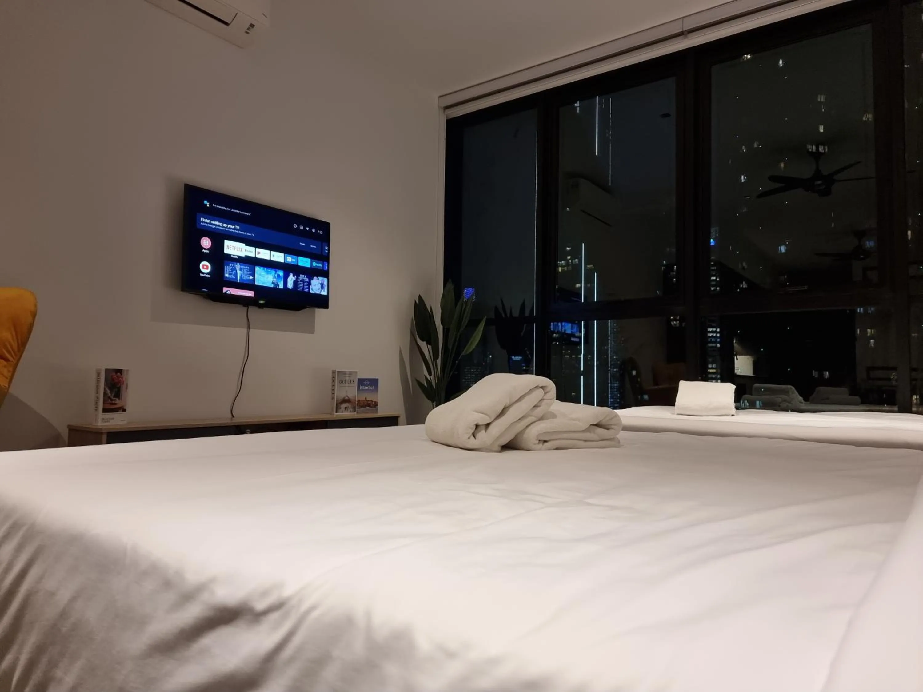 Bed in Scarletz Suites KLCC by De Harlequins Guesthouse