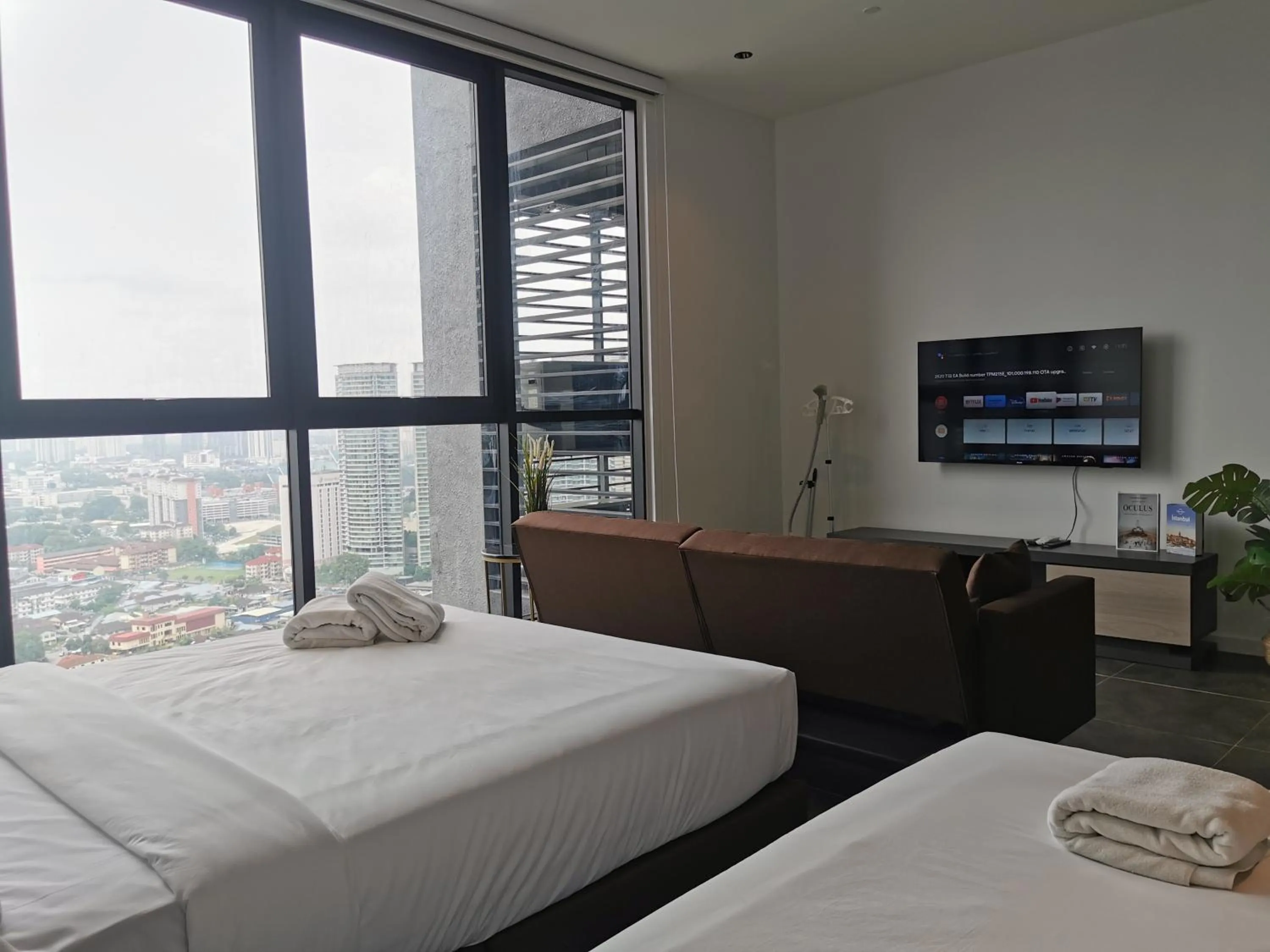 Bed in Scarletz Suites KLCC by De Harlequins Guesthouse