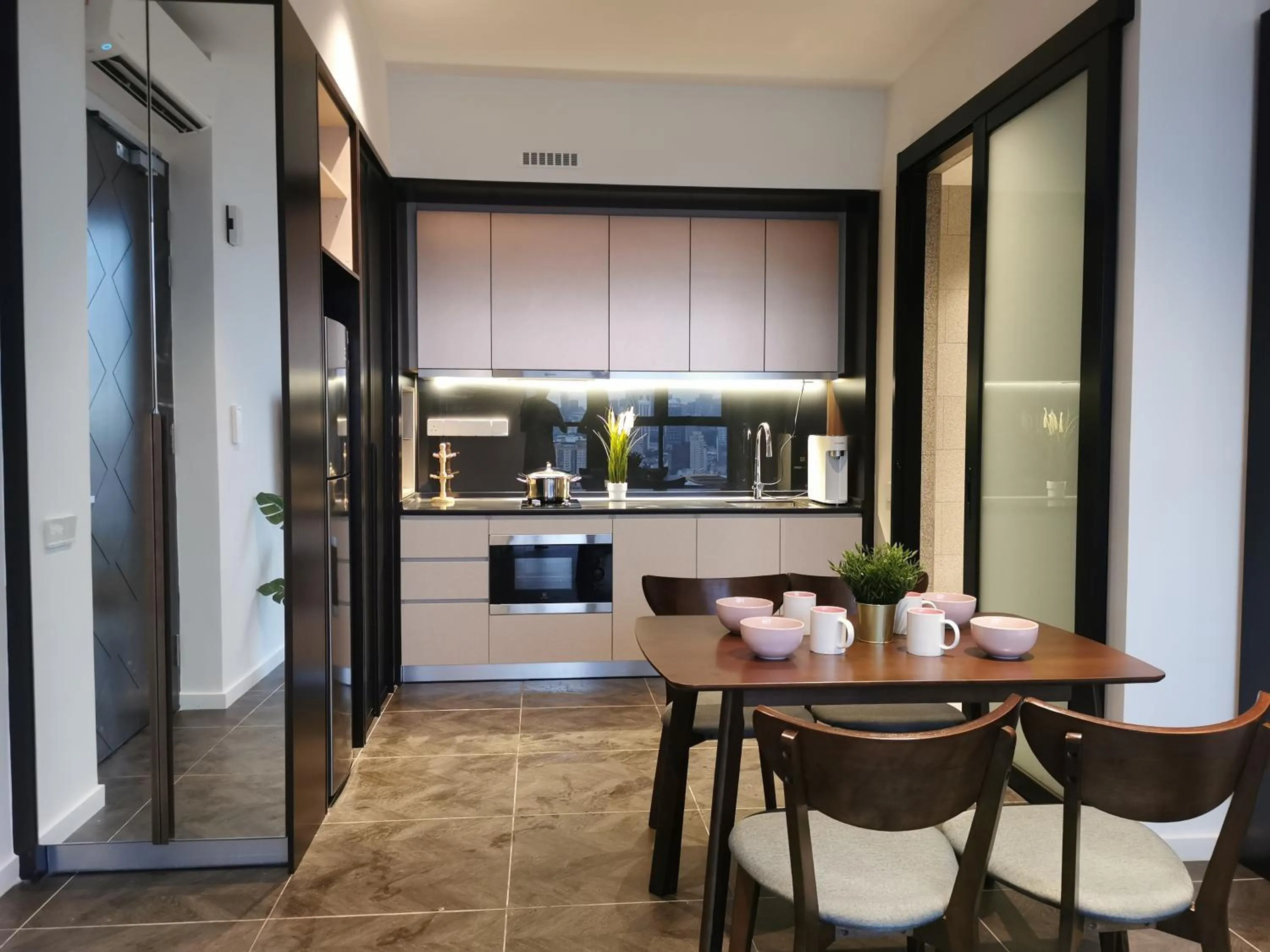 Scarletz Suites KLCC by De Harlequins Guesthouse