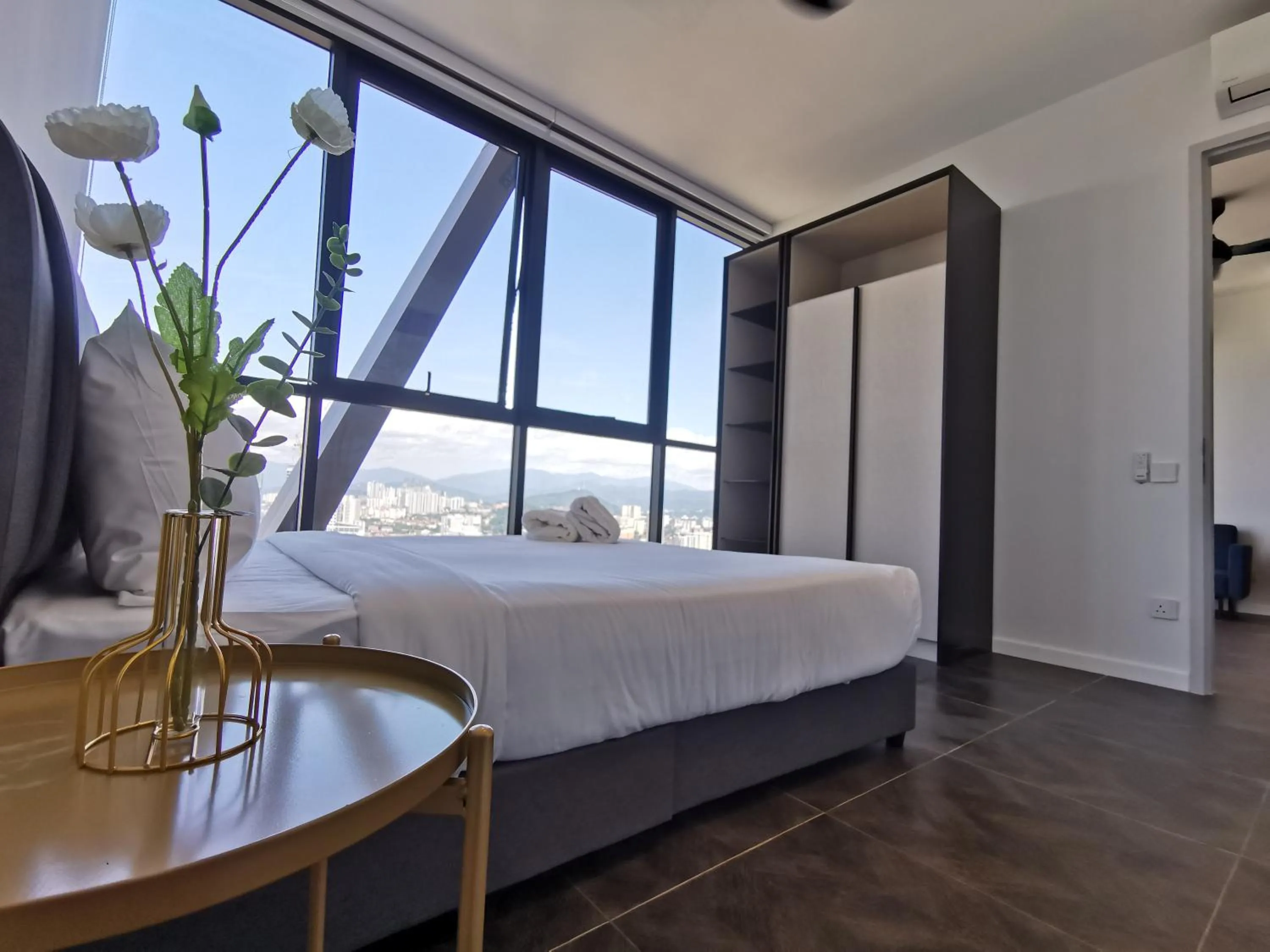 Bed in Scarletz Suites KLCC by De Harlequins Guesthouse