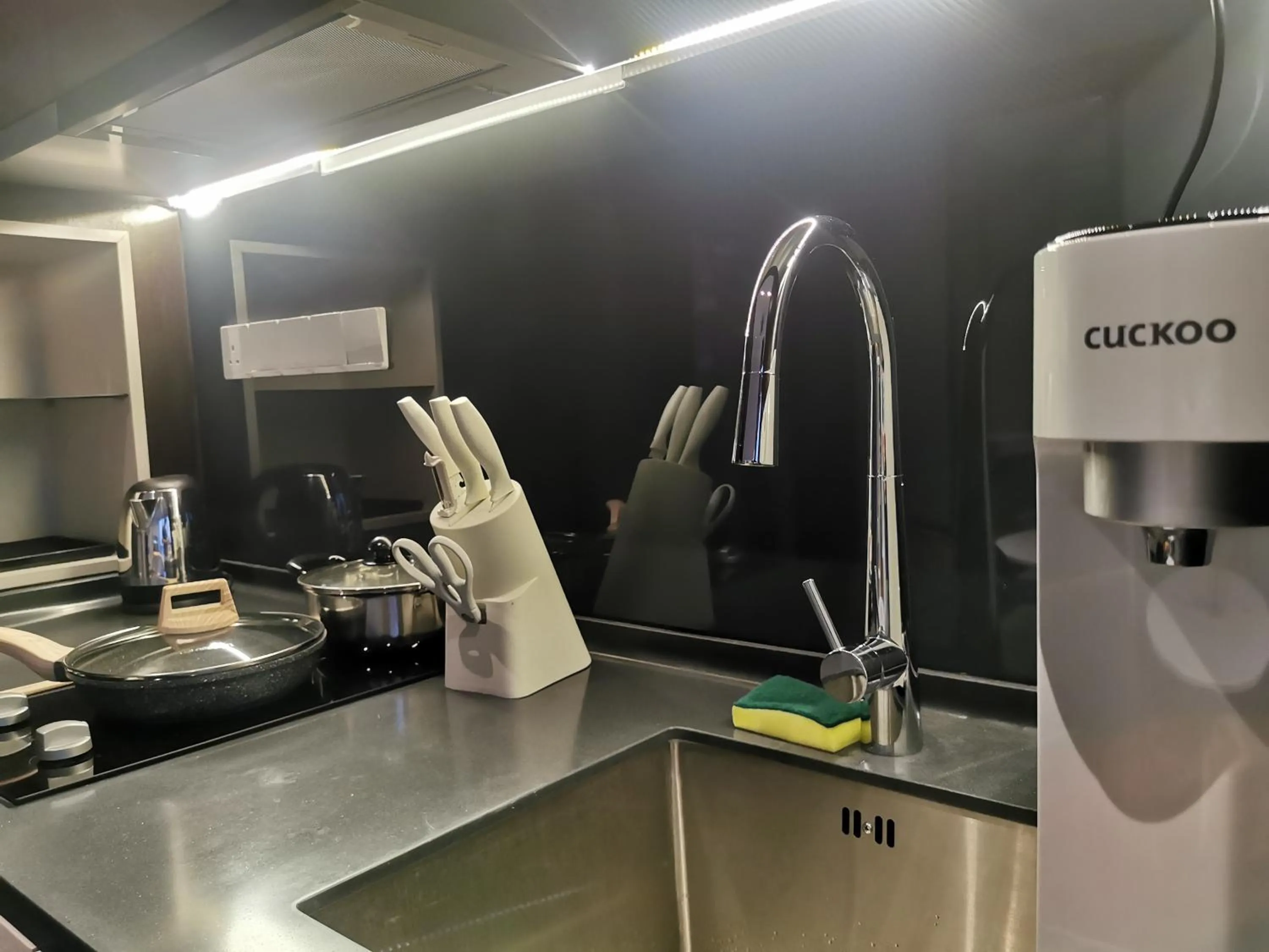 Scarletz Suites KLCC by De Harlequins Guesthouse