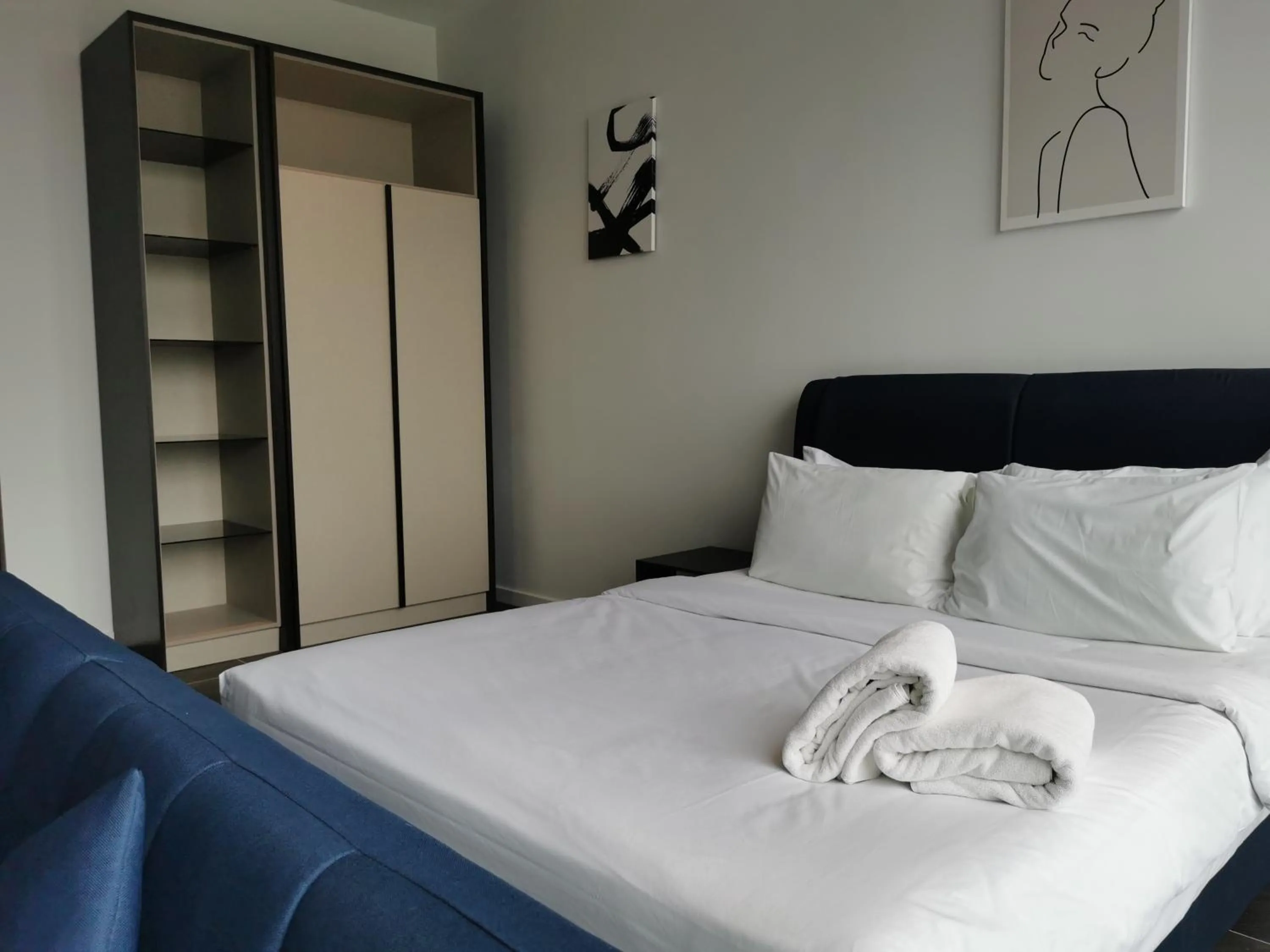 Bed in Scarletz Suites KLCC by De Harlequins Guesthouse