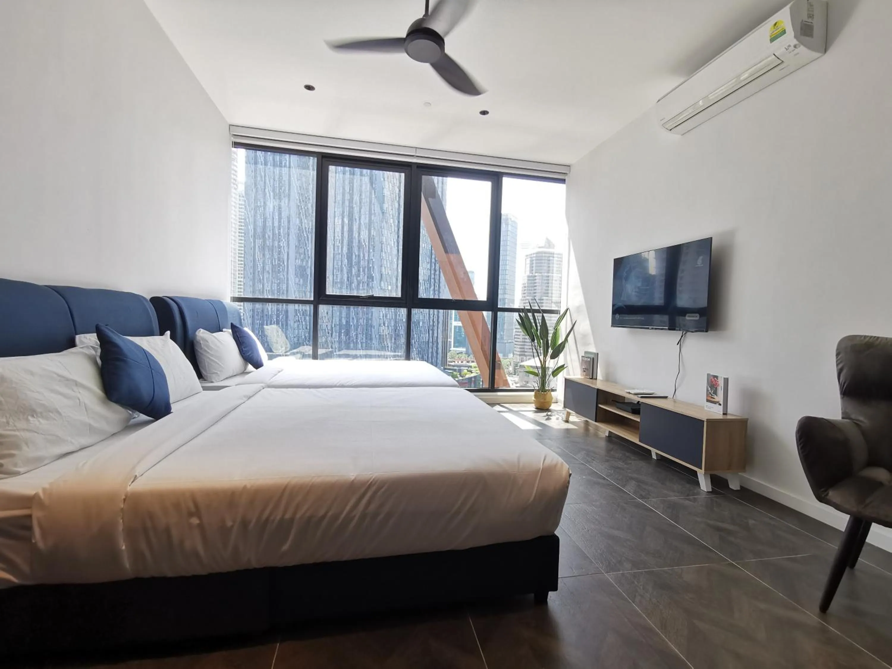 Bed in Scarletz Suites KLCC by De Harlequins Guesthouse