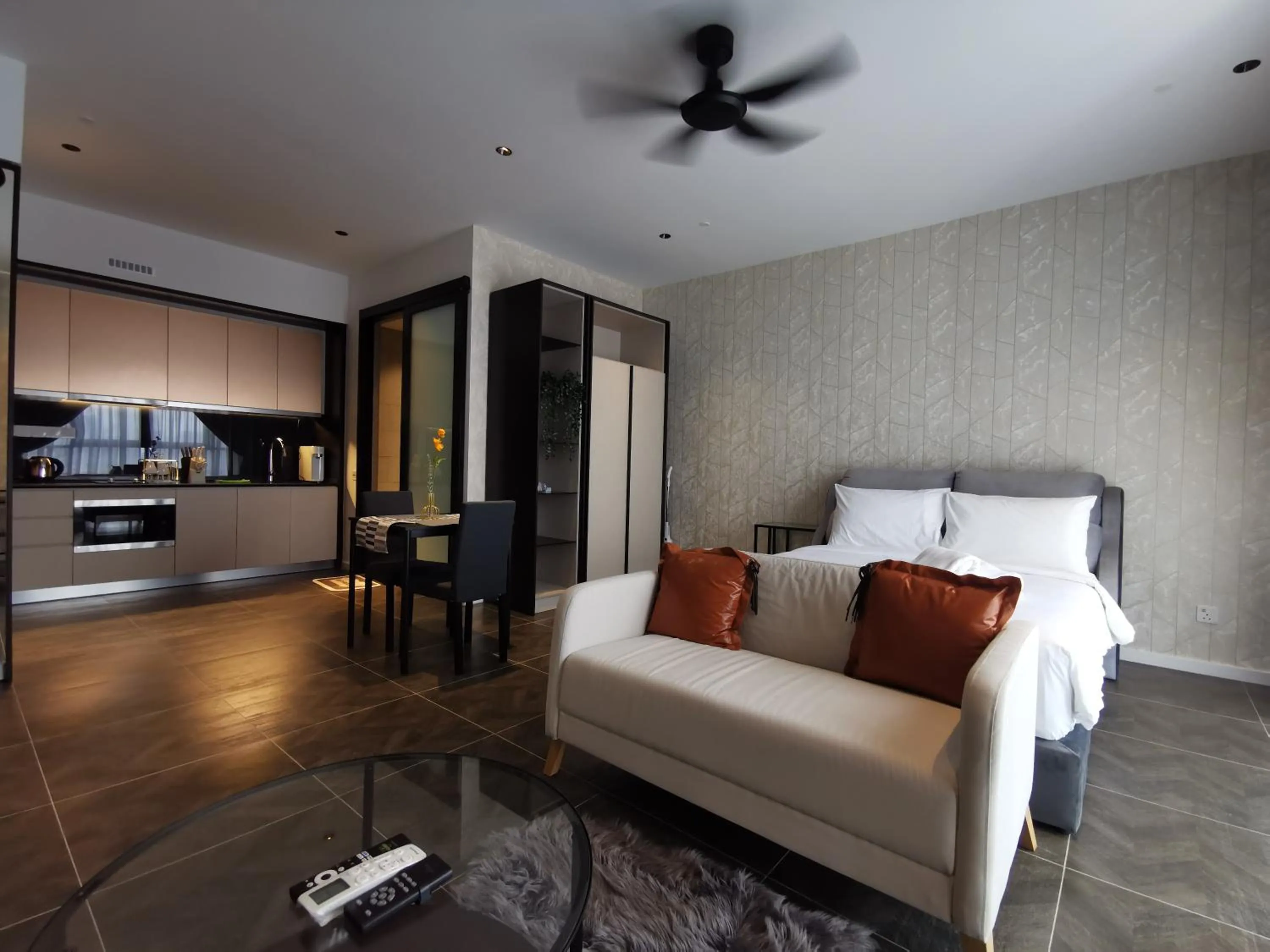 Bed in Scarletz Suites KLCC by De Harlequins Guesthouse