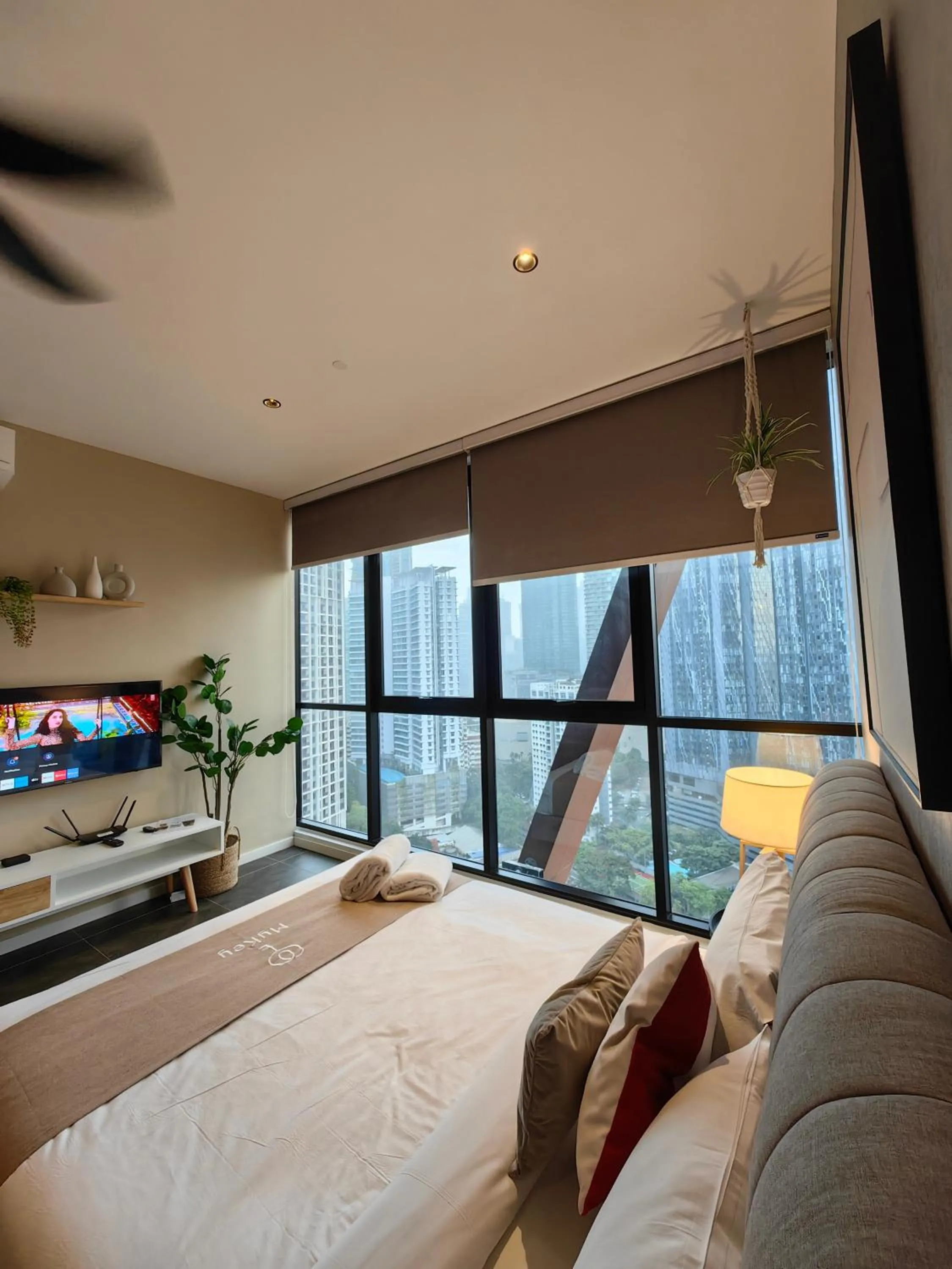 Bed in Scarletz Suites KLCC by De Harlequins Guesthouse