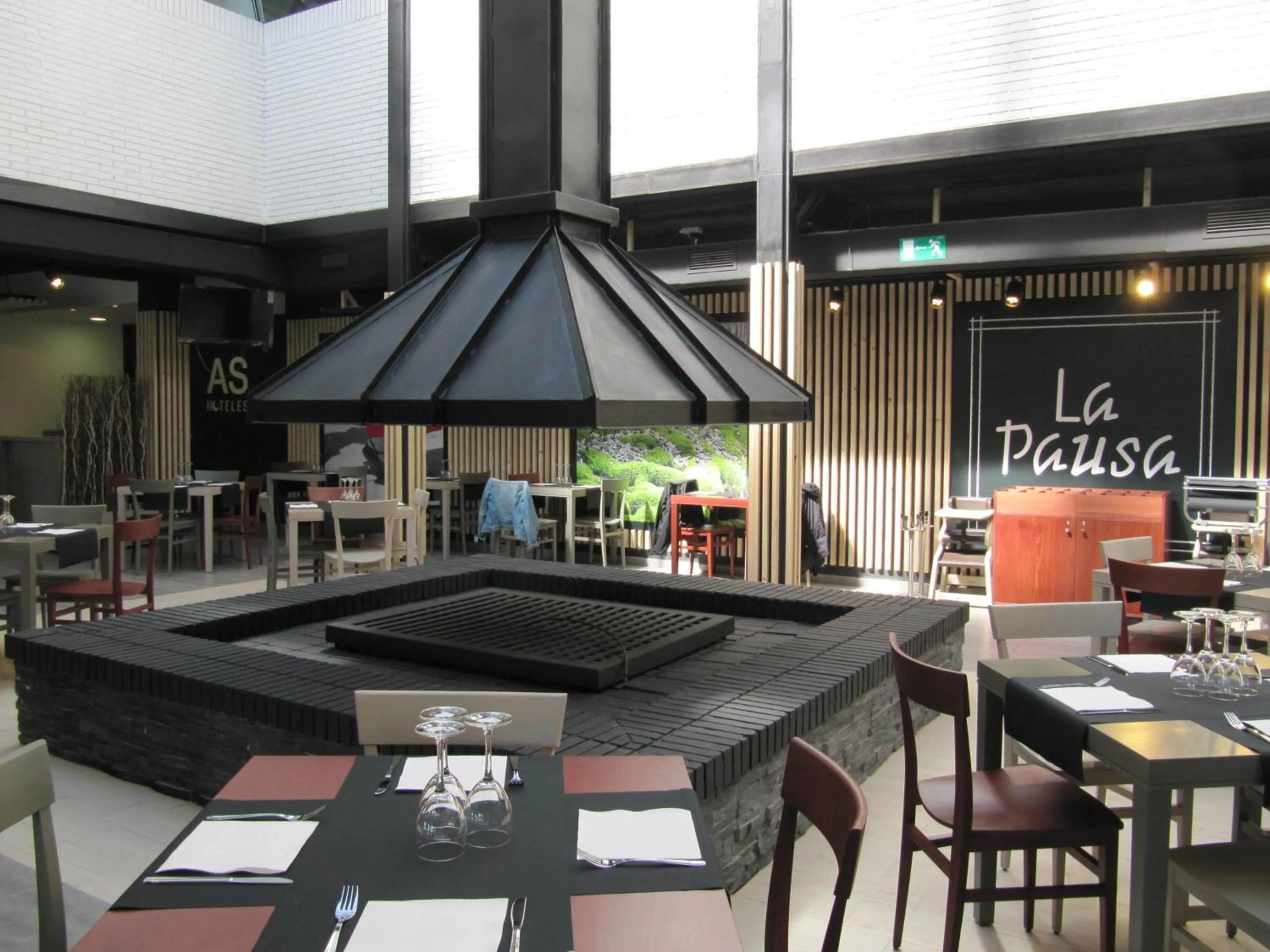 Restaurant/places to eat in AS Hoteles Altube