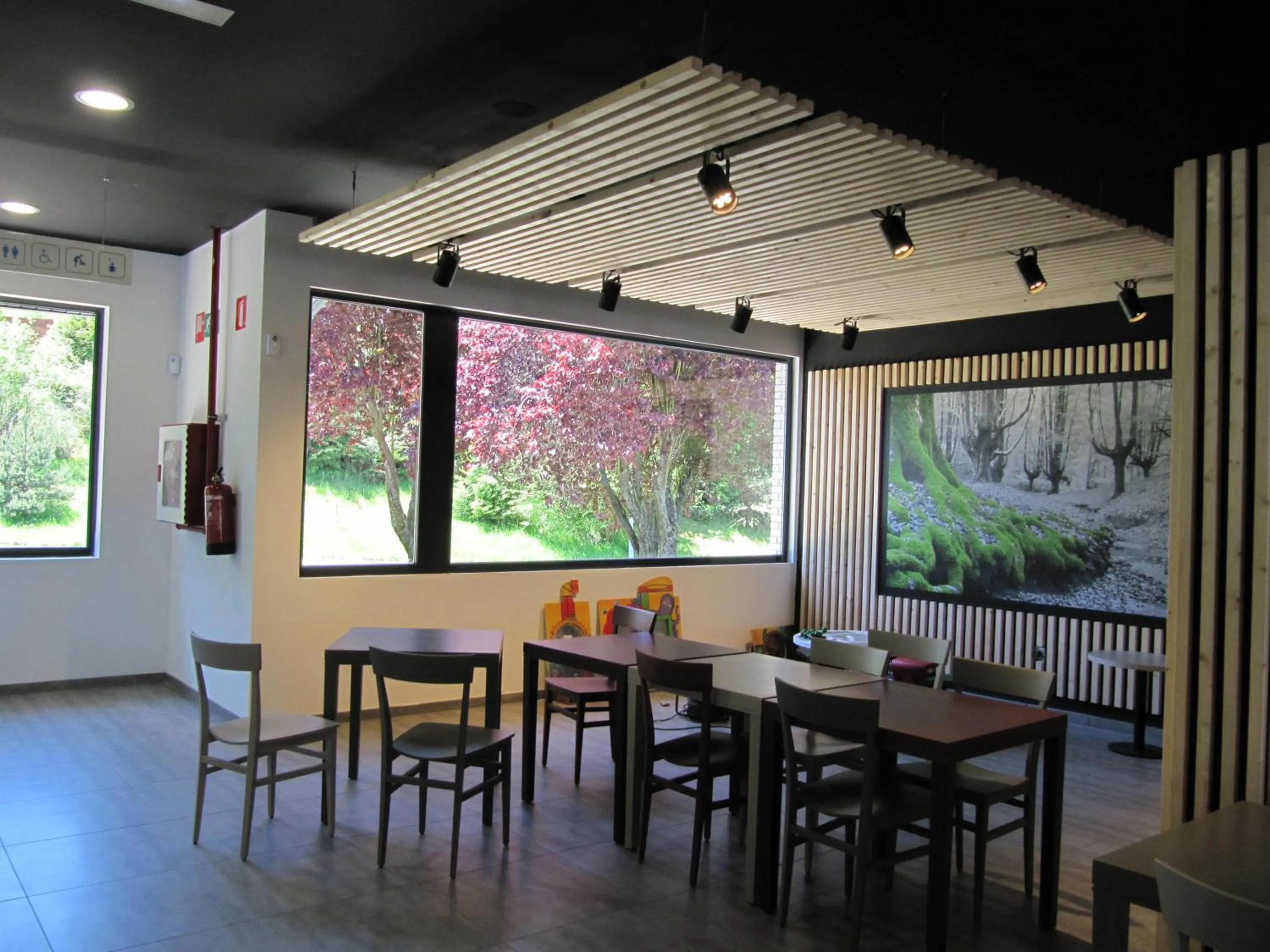 Restaurant/places to eat in AS Hoteles Altube