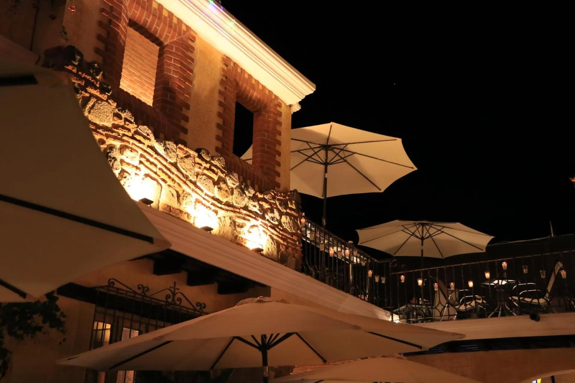 Night in Hotel Casa Realeza