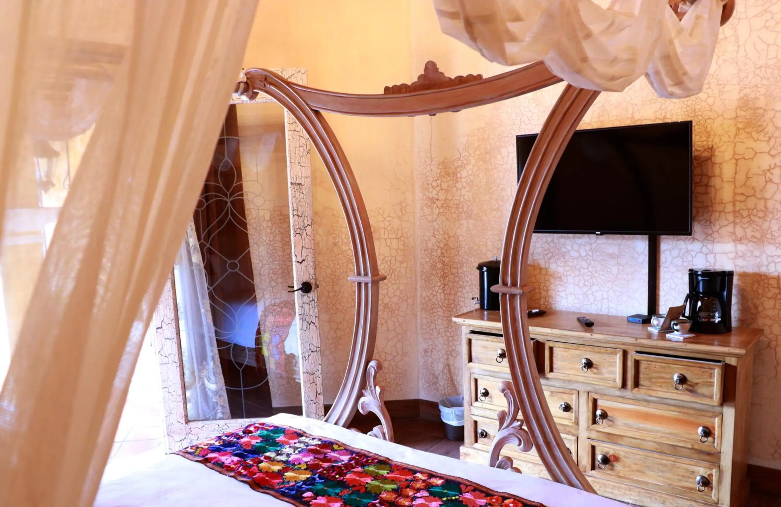 TV and multimedia, Bed in Hotel Casa Realeza