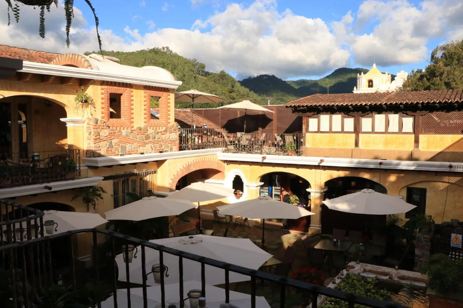 Property building in Hotel Casa Realeza