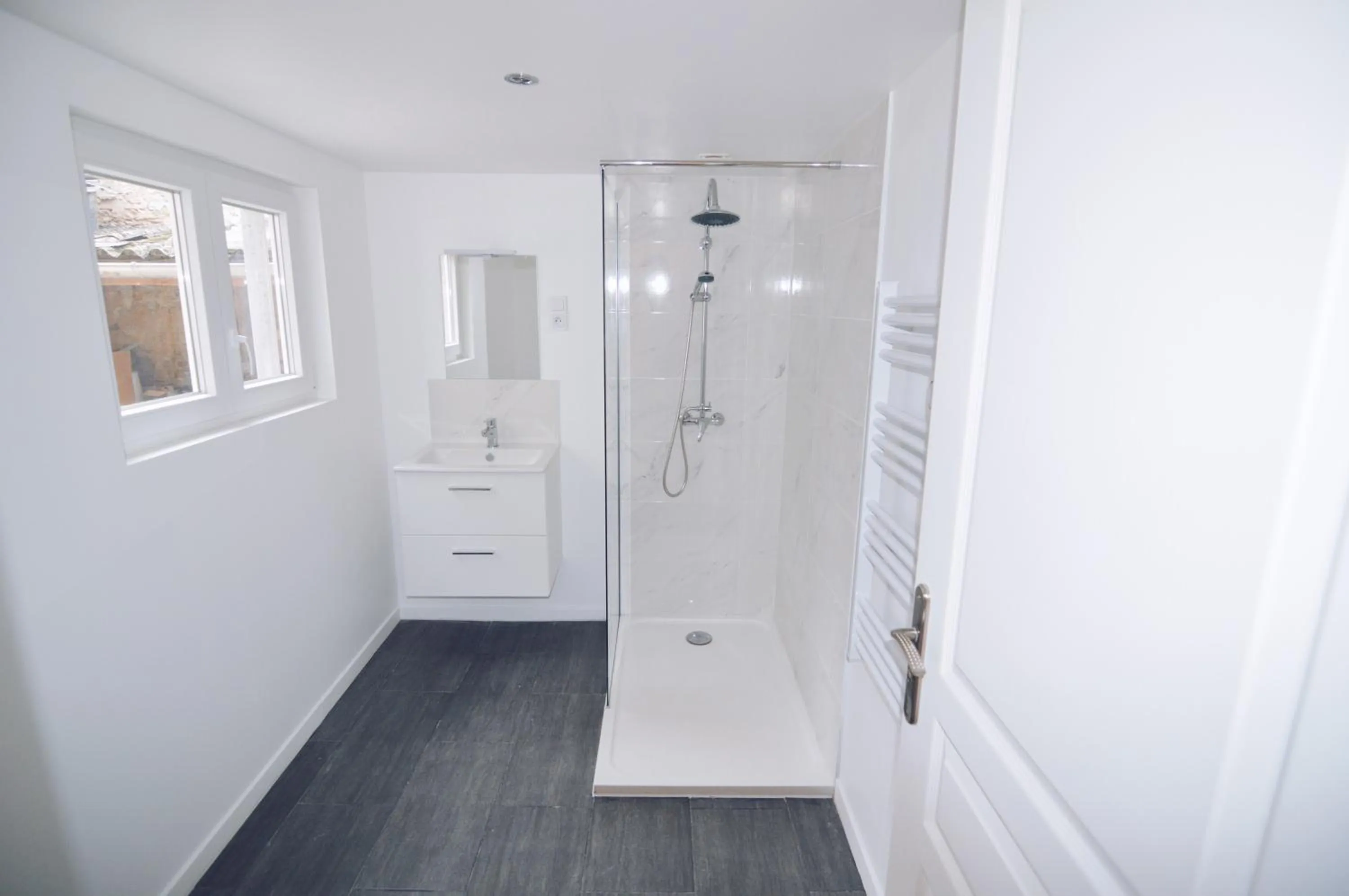 Bathroom in Studios Lsquare Residence AFPA