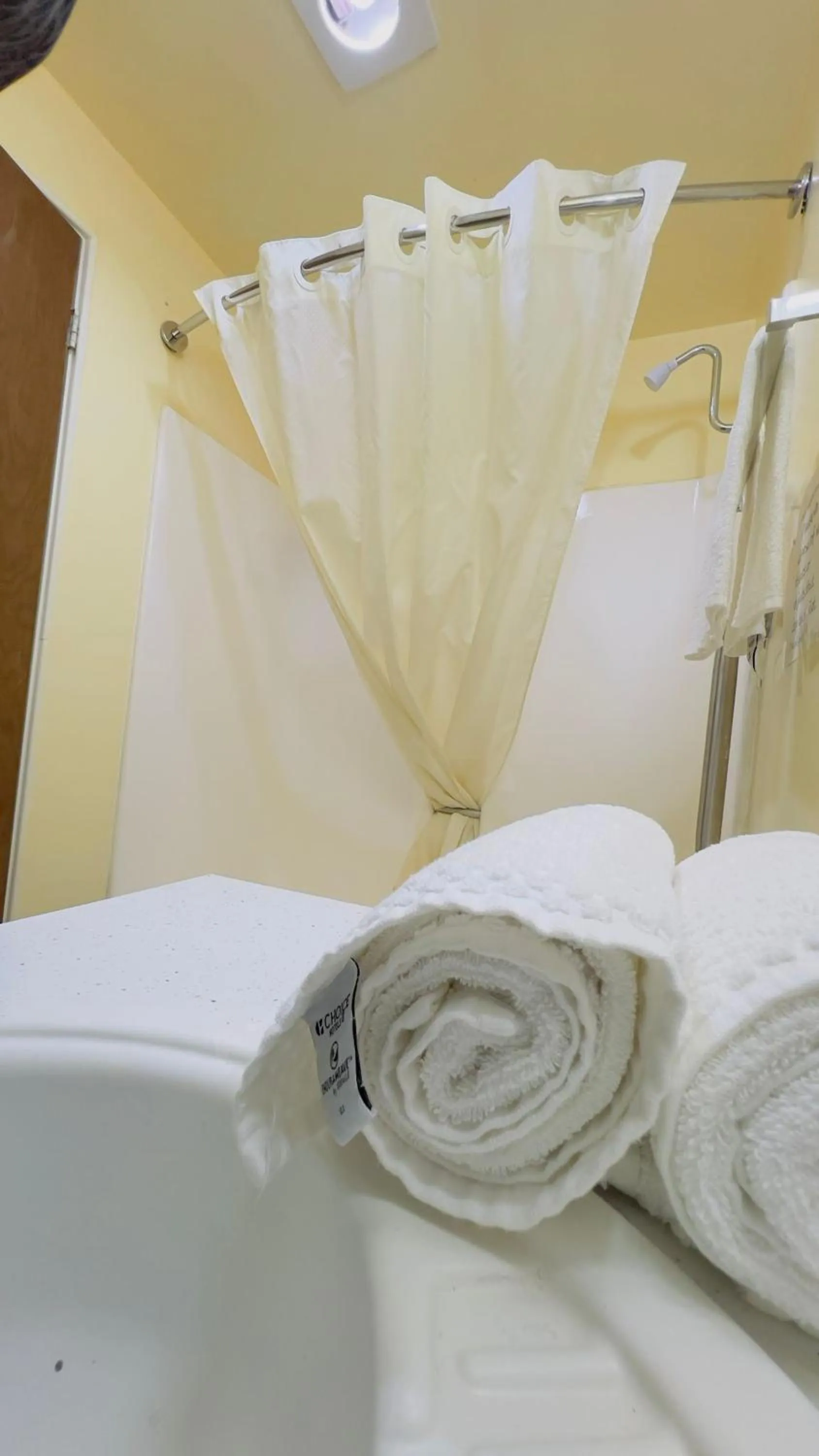 Bed in Travelors Lodge Motel & RV Park US-287&US-96