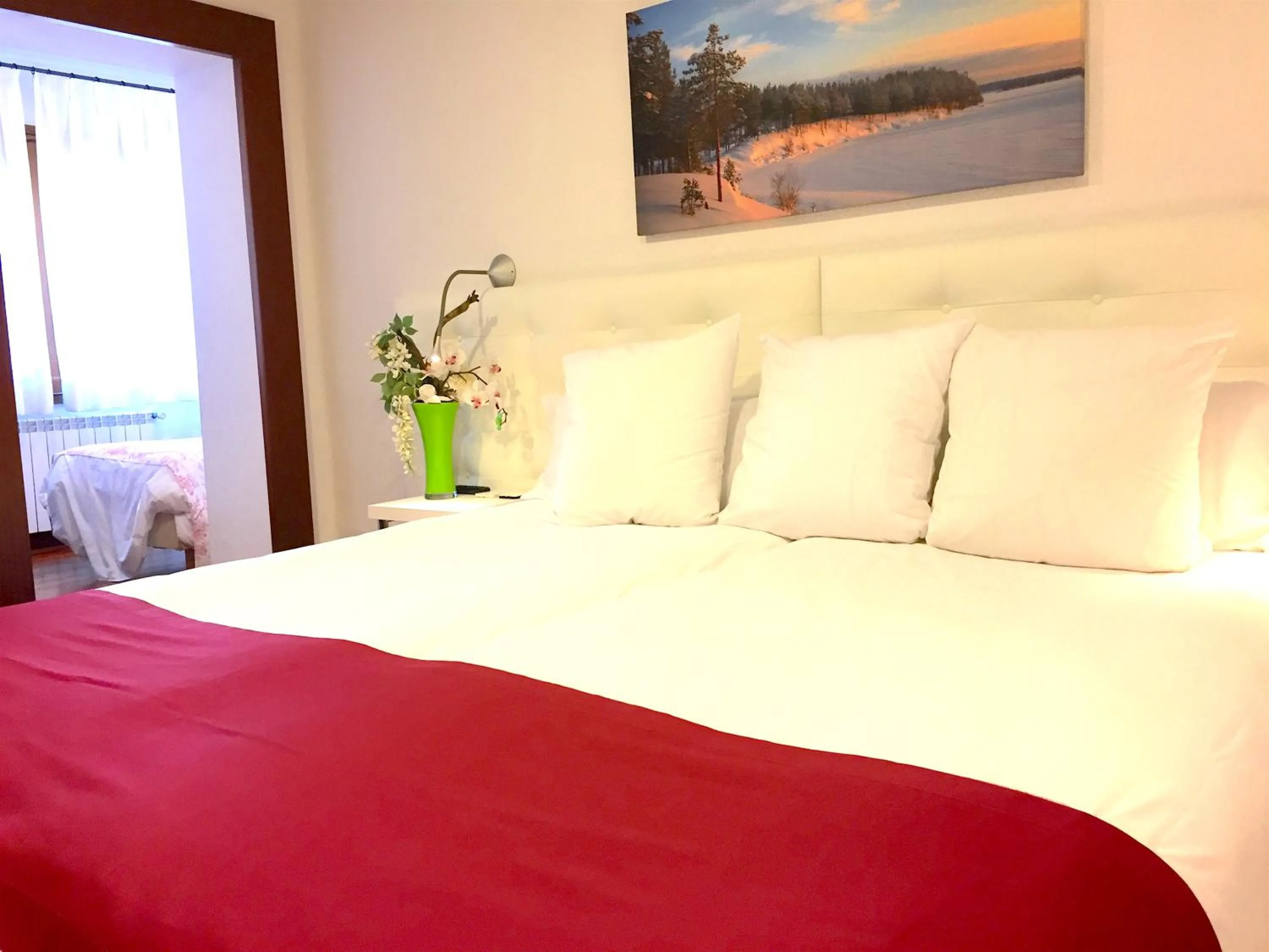 Photo of the whole room, Bed in Hotel Del Lago