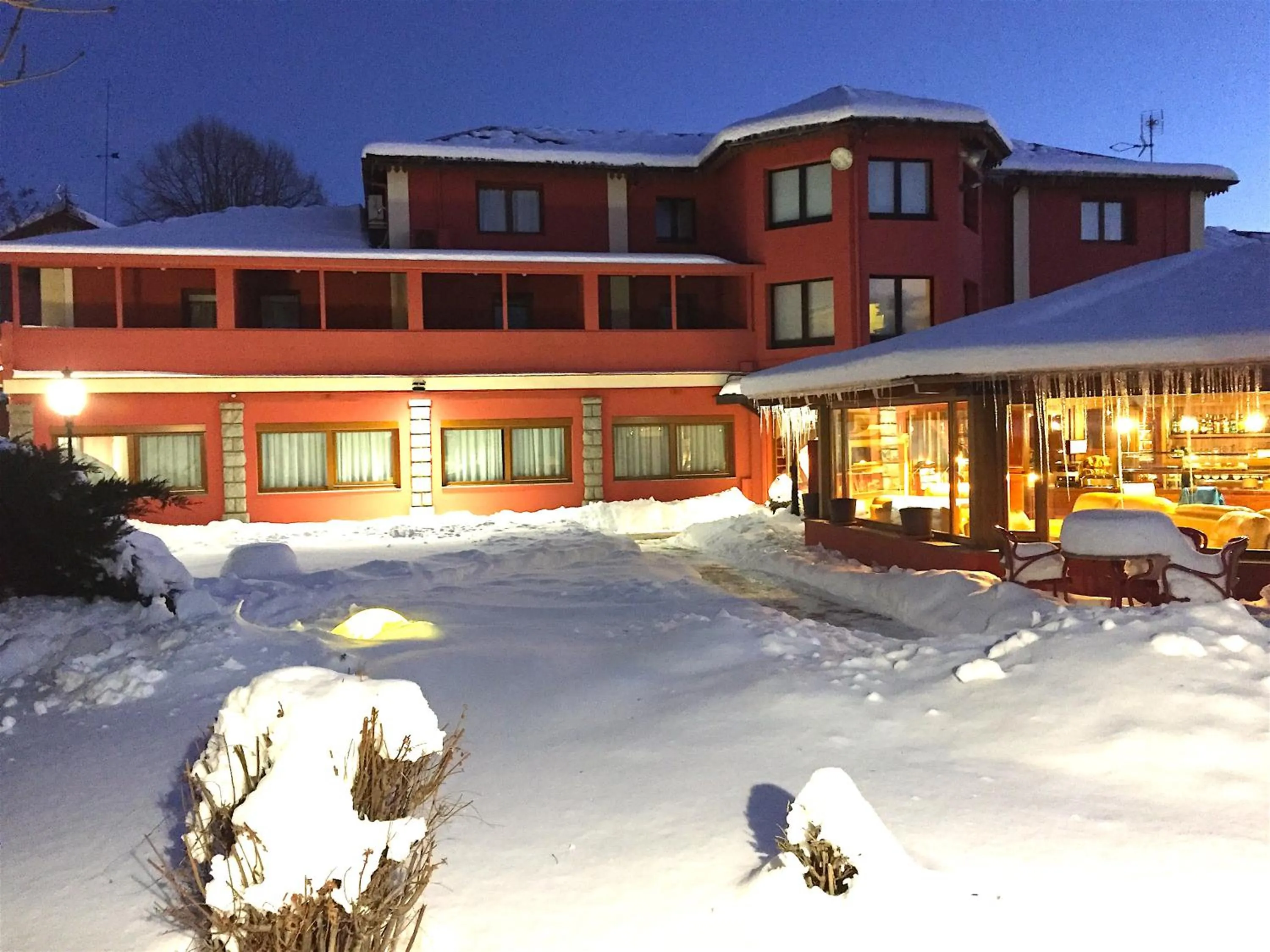 Facade/entrance in Hotel Del Lago