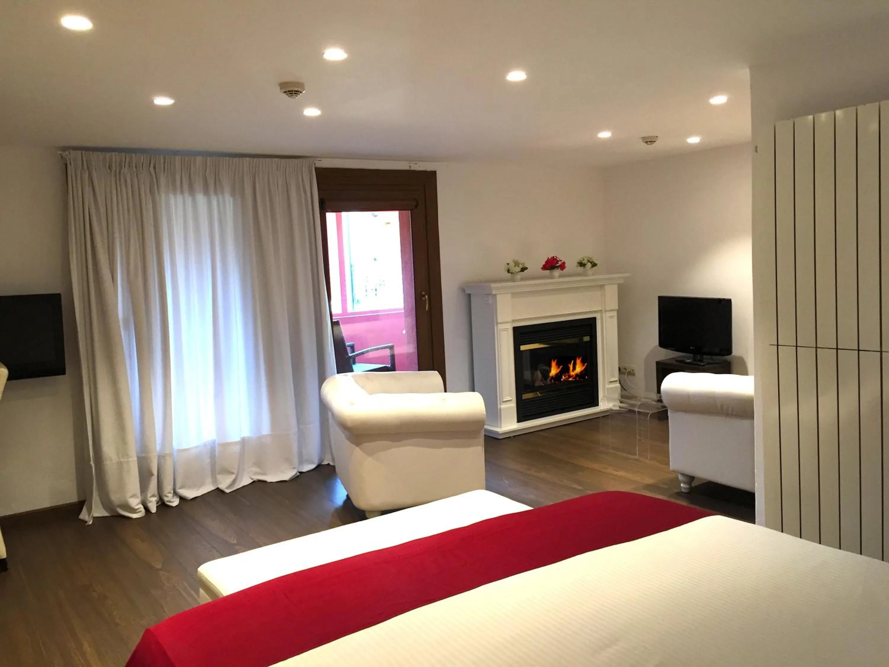 Decorative detail, Bed in Hotel Del Lago