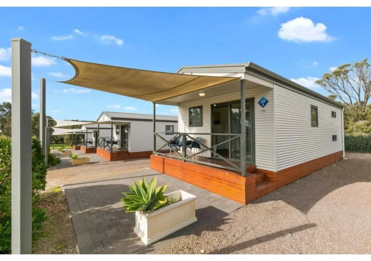 Superior 2 Bedroom Cabin – Sleeps 6 in Discovery Parks - Coffin Bay Superior 2 Bedroom Cabin – Sleeps 6 in Discovery Parks - Coffin Bay