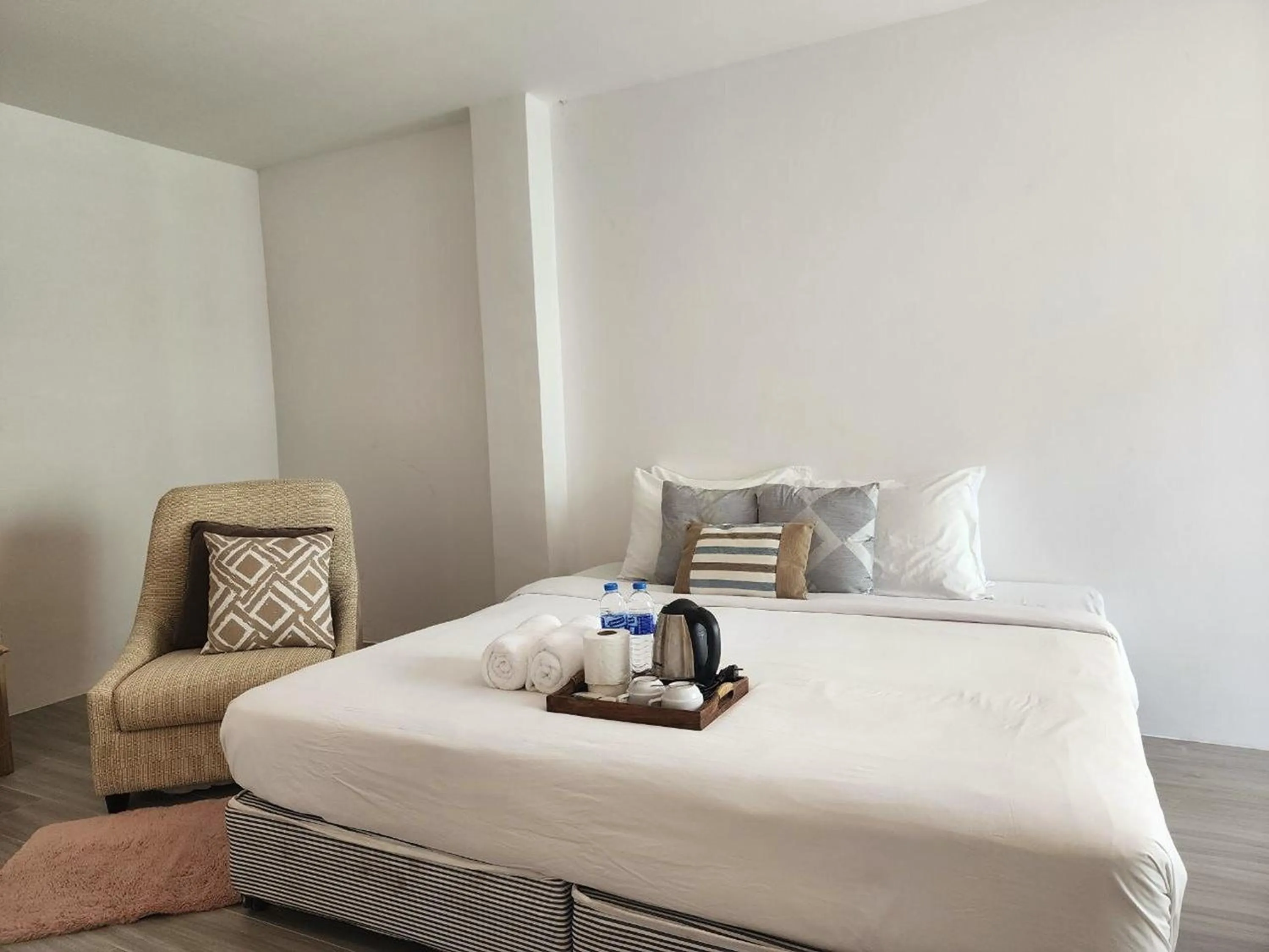 Bed in Patong Bay Inn