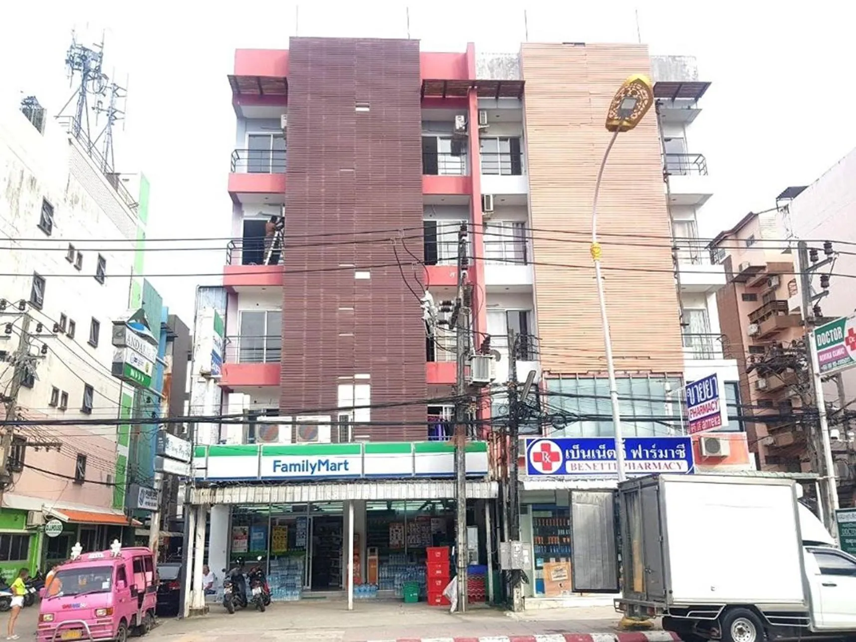 Property building in Patong Bay Inn