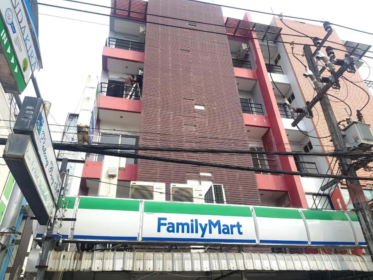 Property building in Patong Bay Inn