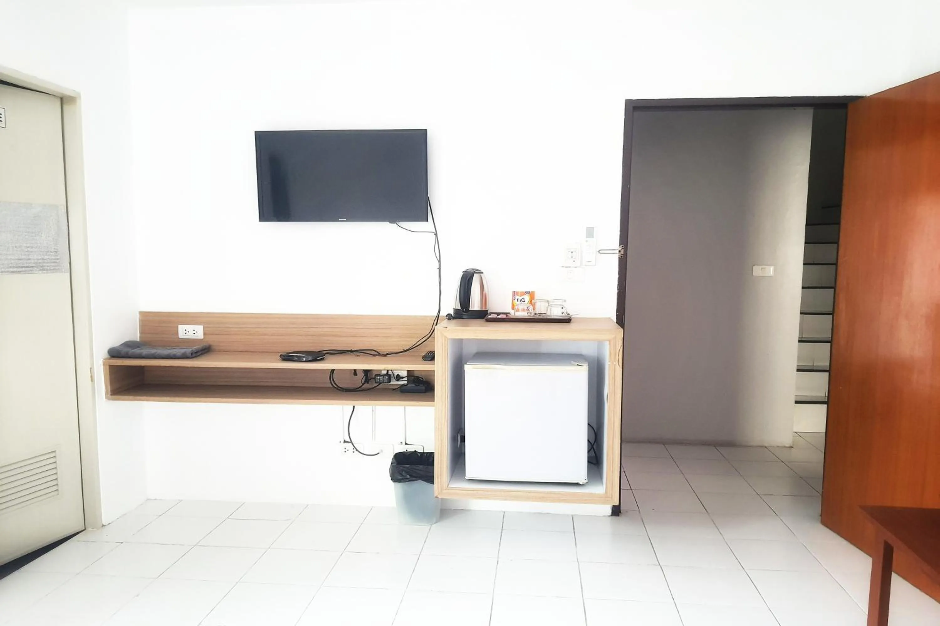 TV and multimedia in Patong Bay Inn