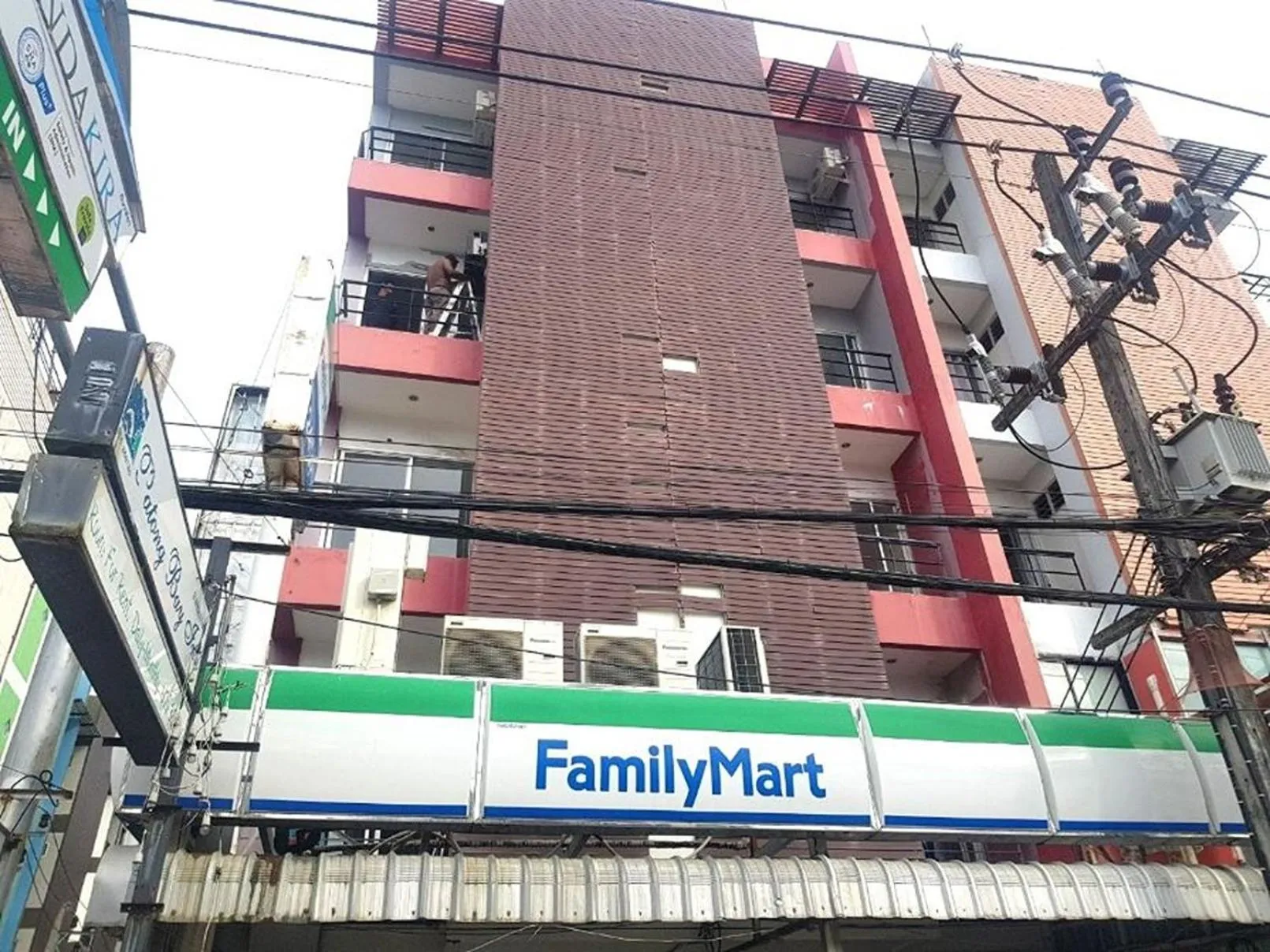 Property building in Patong Bay Inn