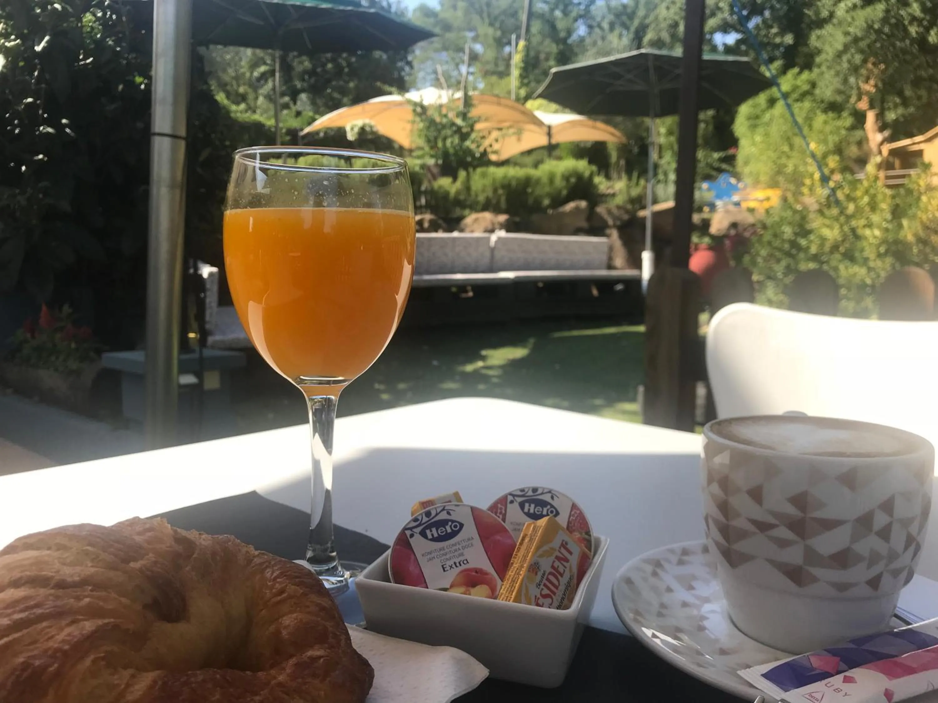 Restaurant/places to eat in Hotel Esteba