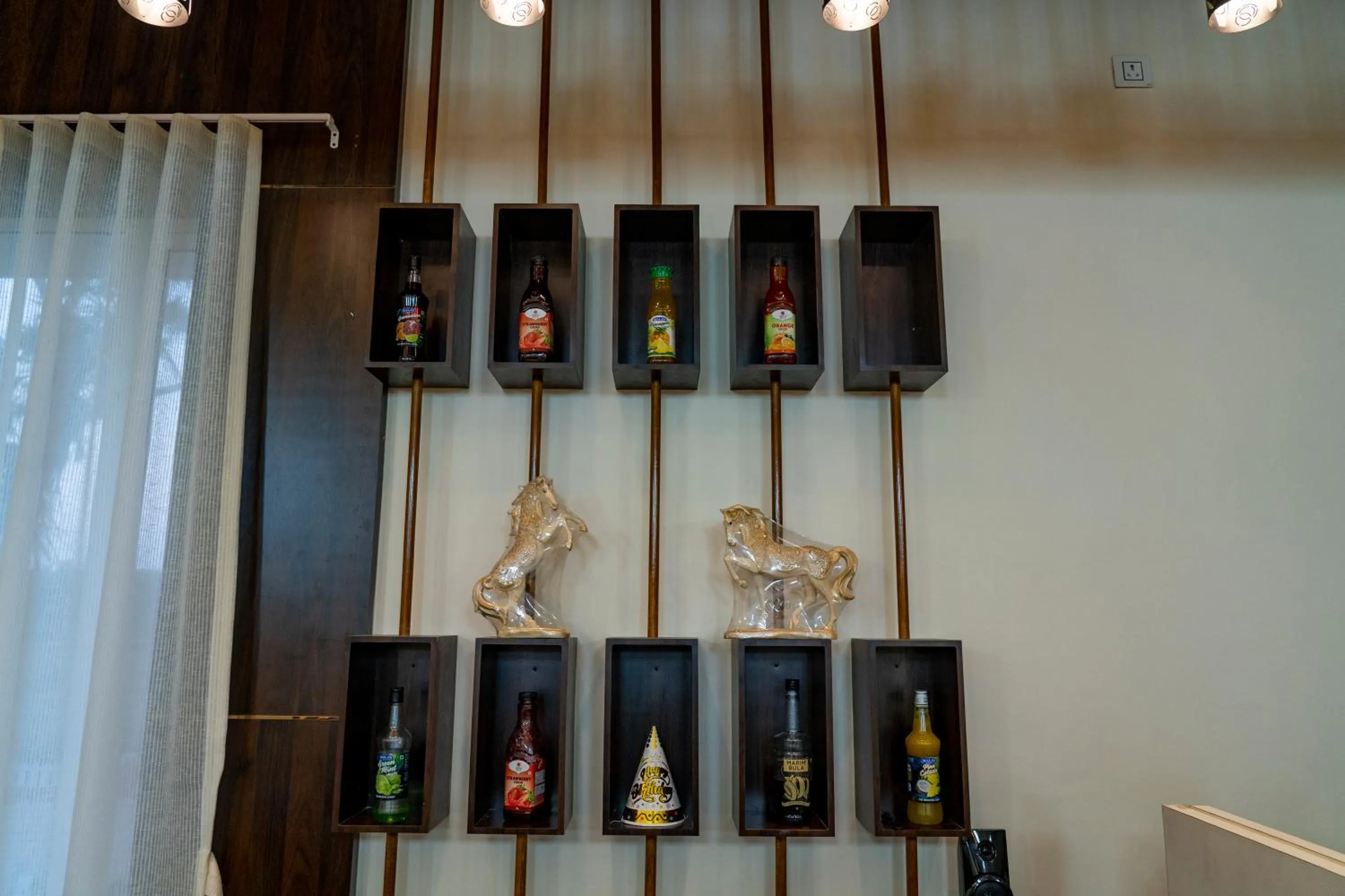 Restaurant/places to eat in Flamingo Club and Resort Una 3 Km Away from Diu Check Post